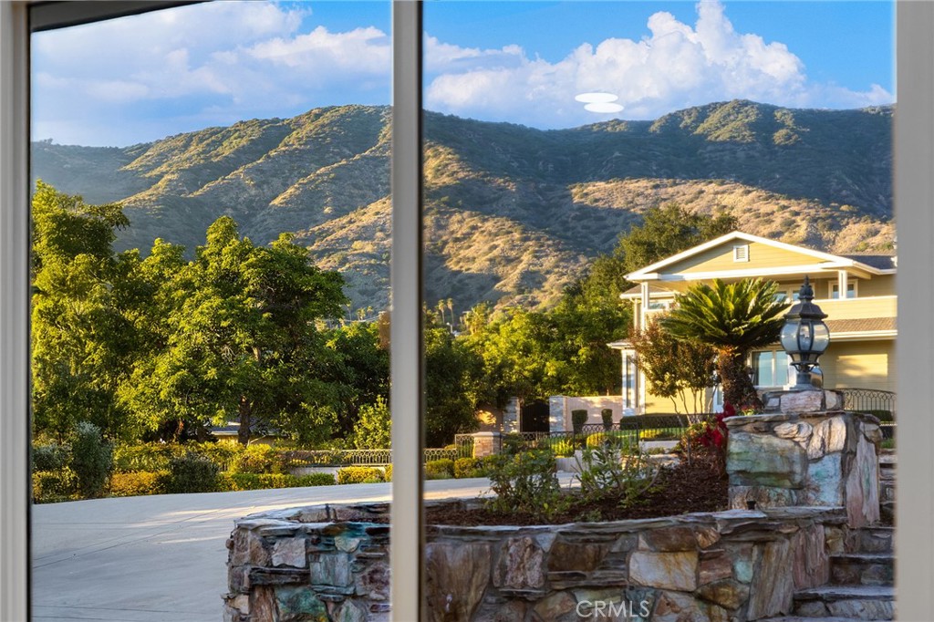 326 E Sierra Madre Avenue