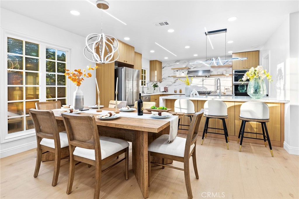 326 E Sierra Madre Avenue