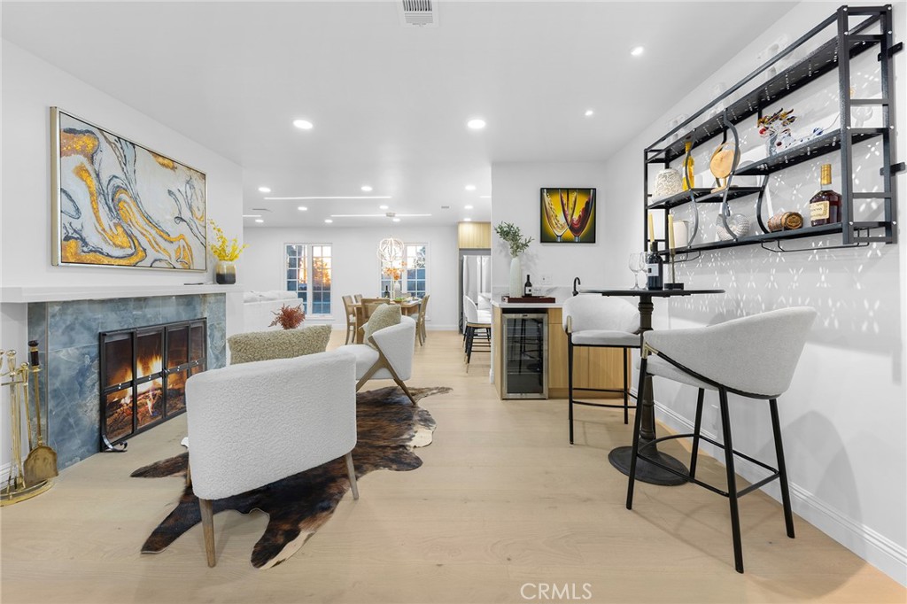 326 E Sierra Madre Avenue