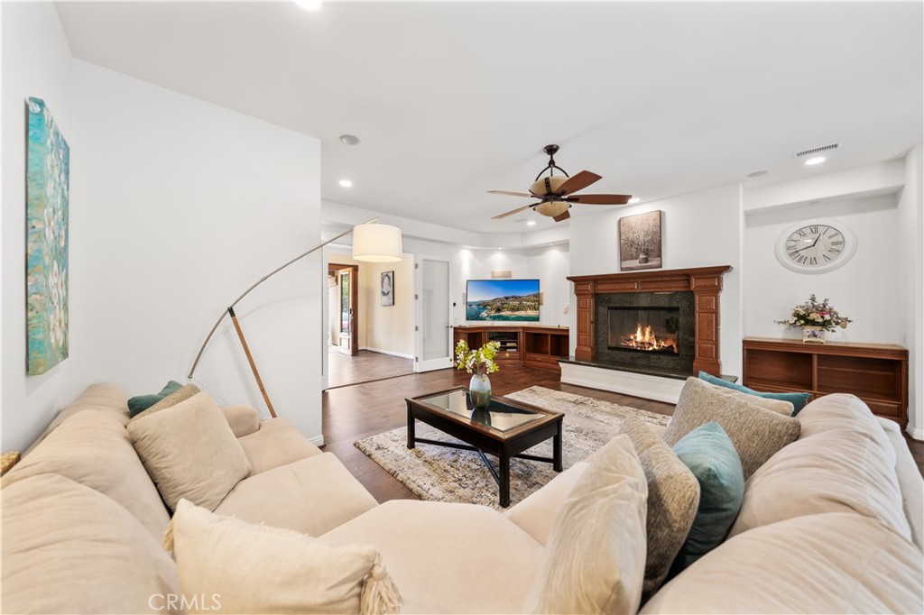 26677 Avenida Del Oro