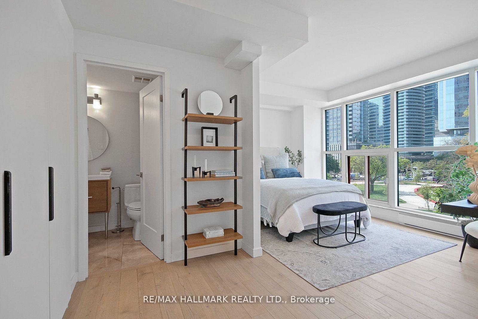 77 Harbour Square 502