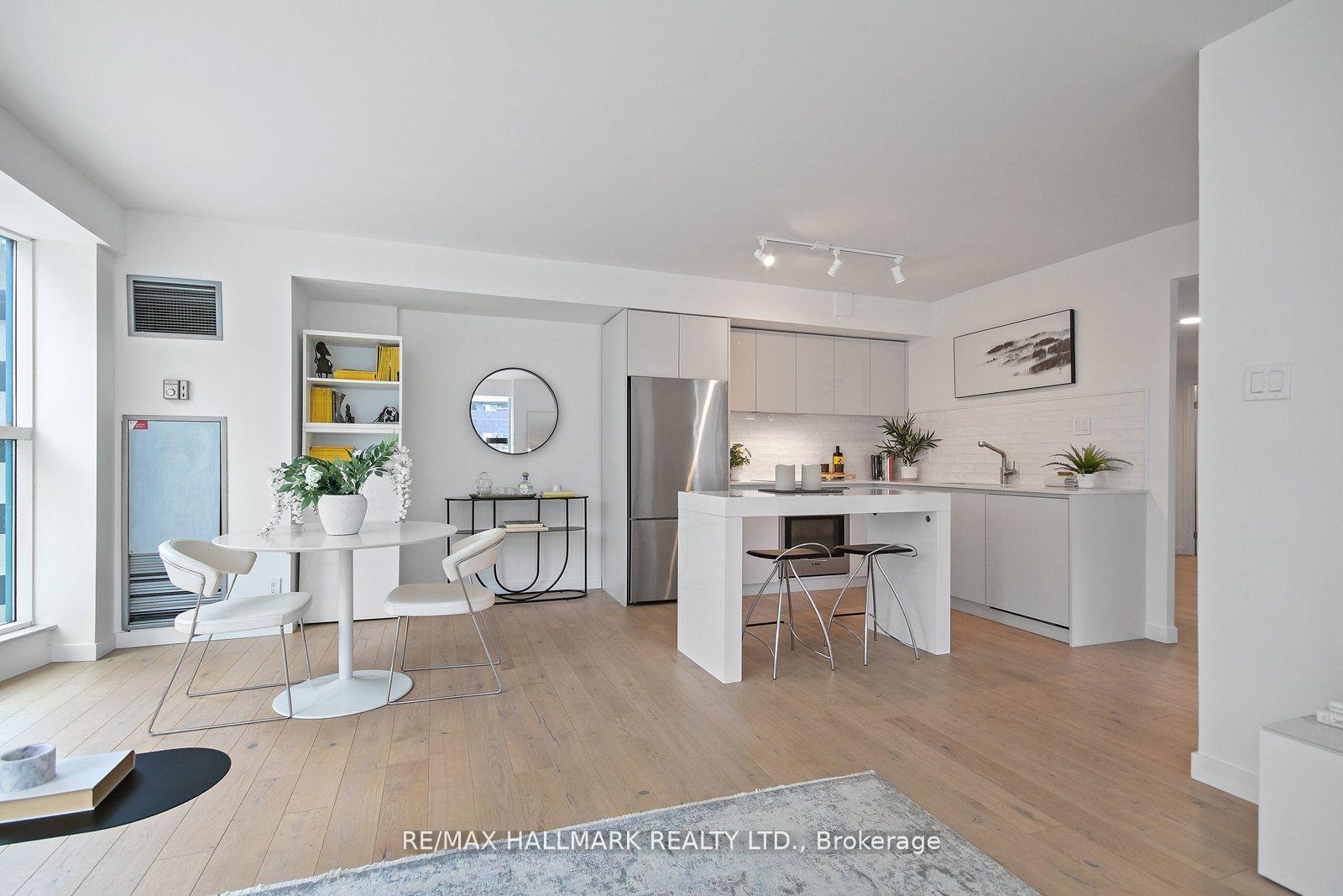 77 Harbour Square 502