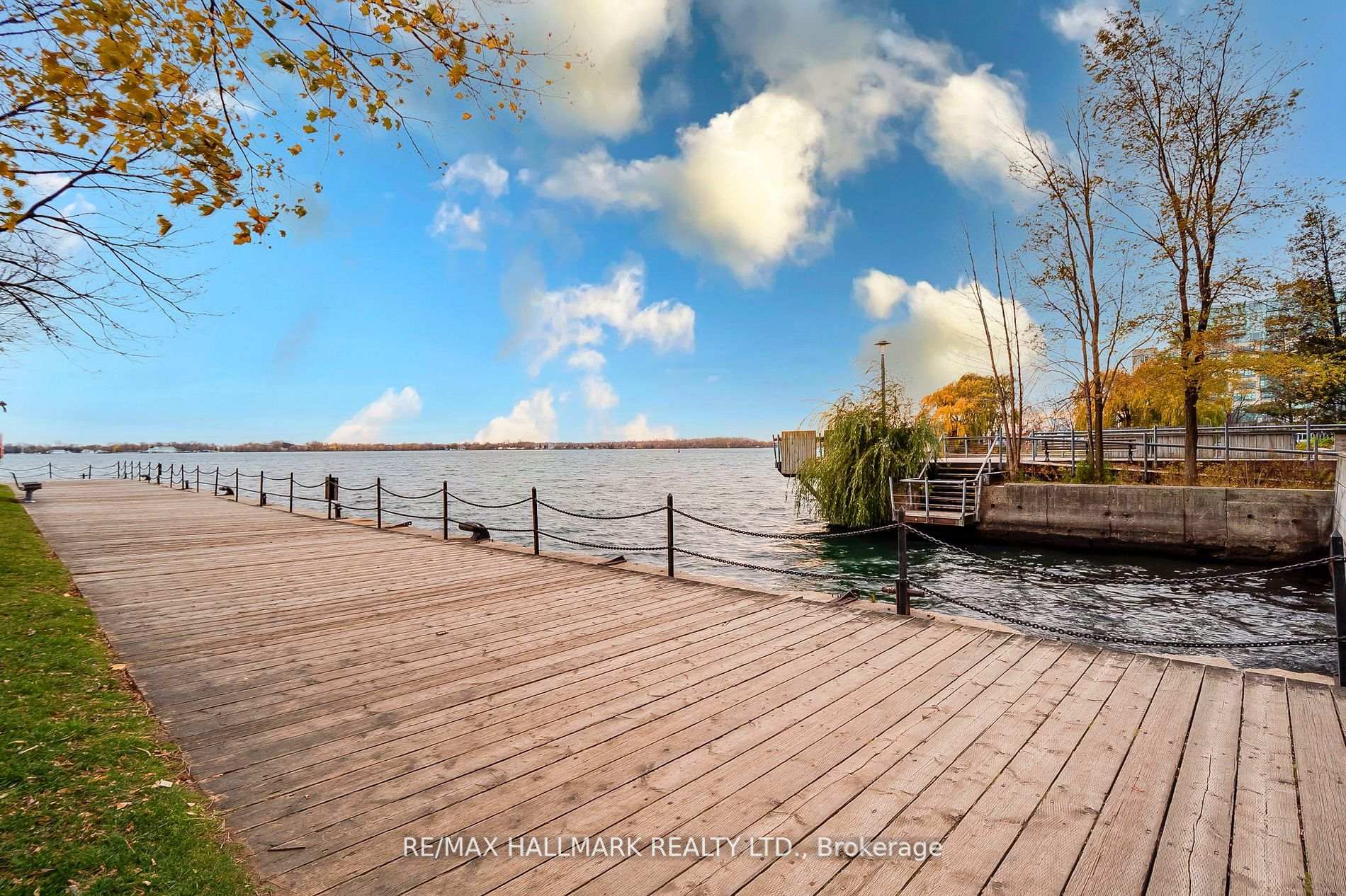 77 Harbour Square 502