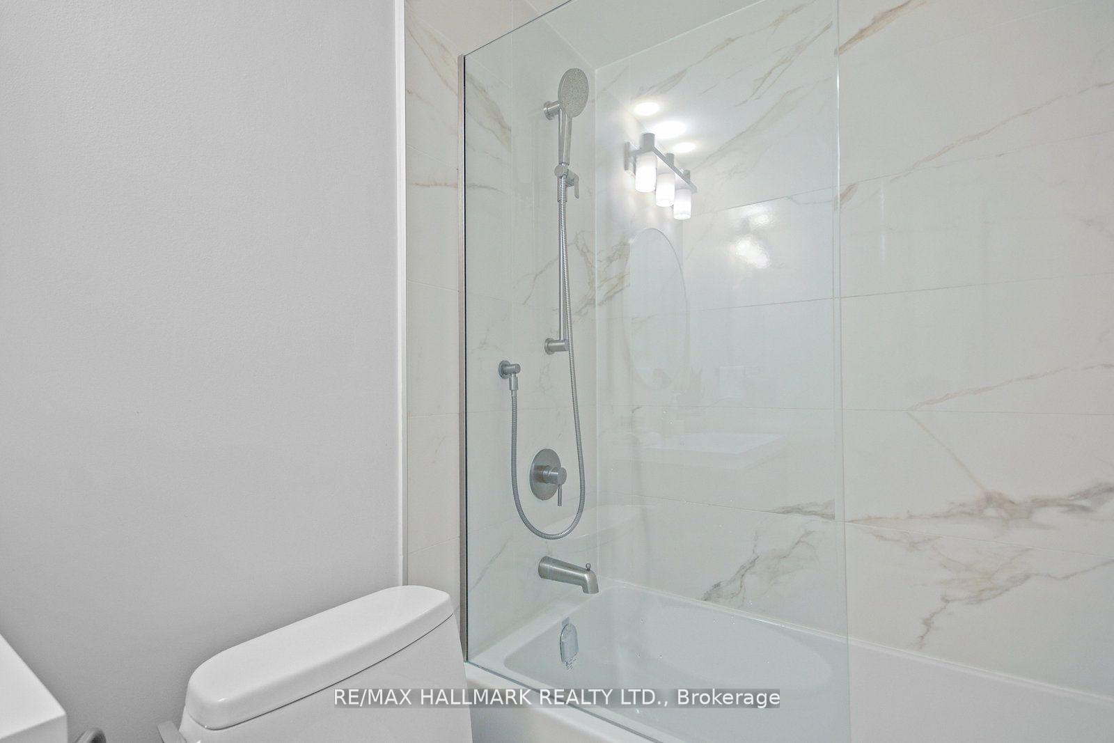 77 Harbour Square 502