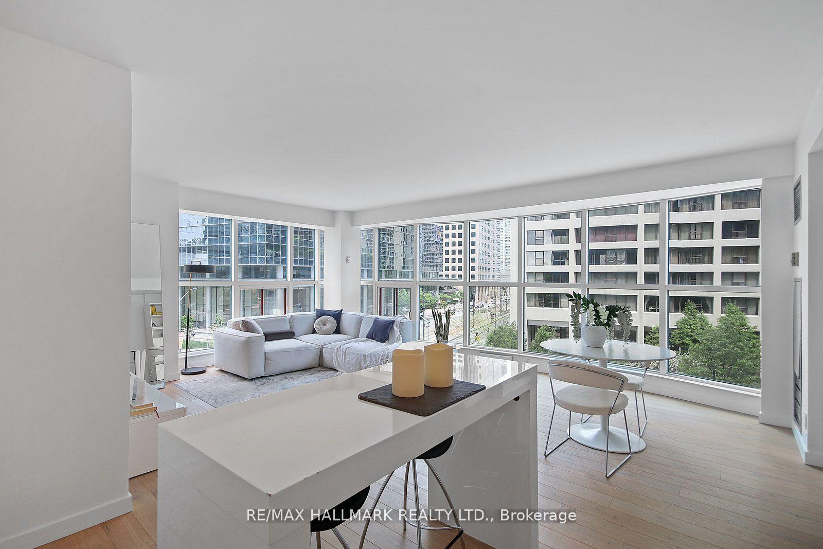 77 Harbour Square 502