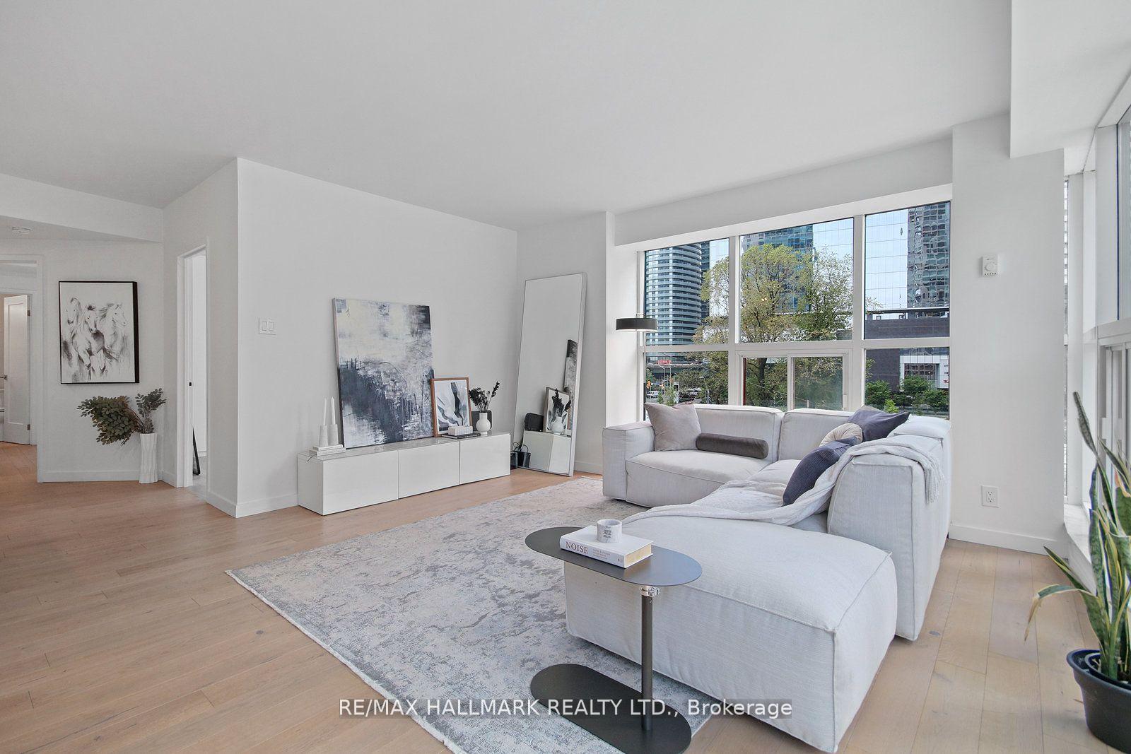 77 Harbour Square 502