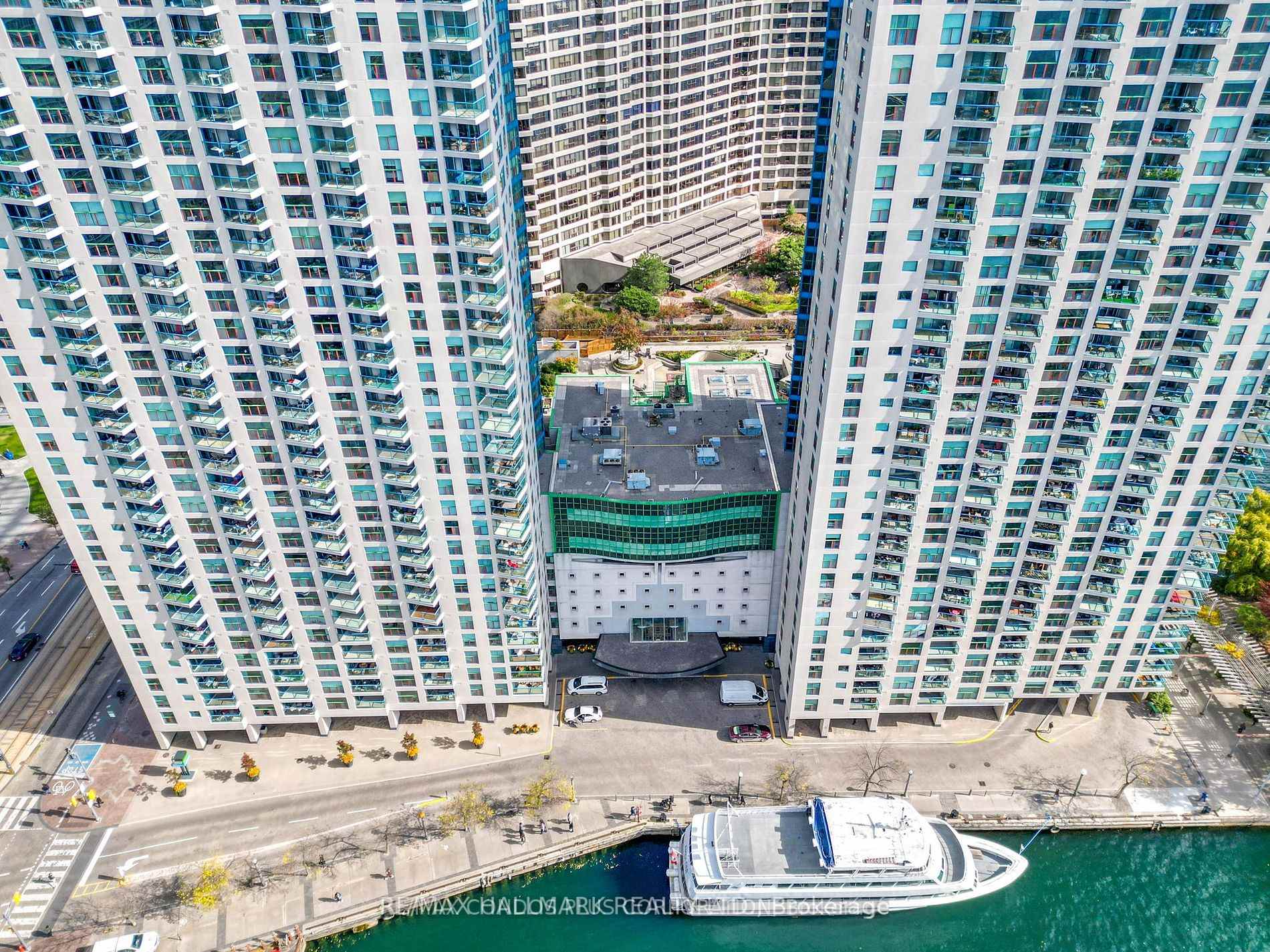 77 Harbour Square 502