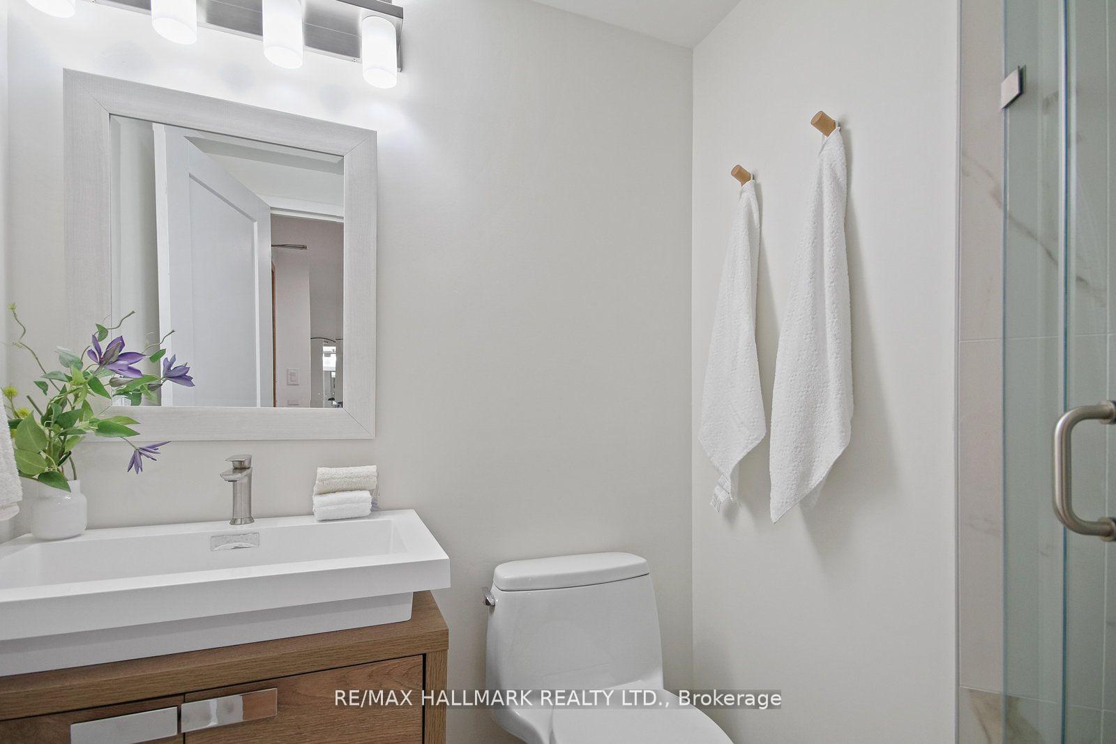 77 Harbour Square 502