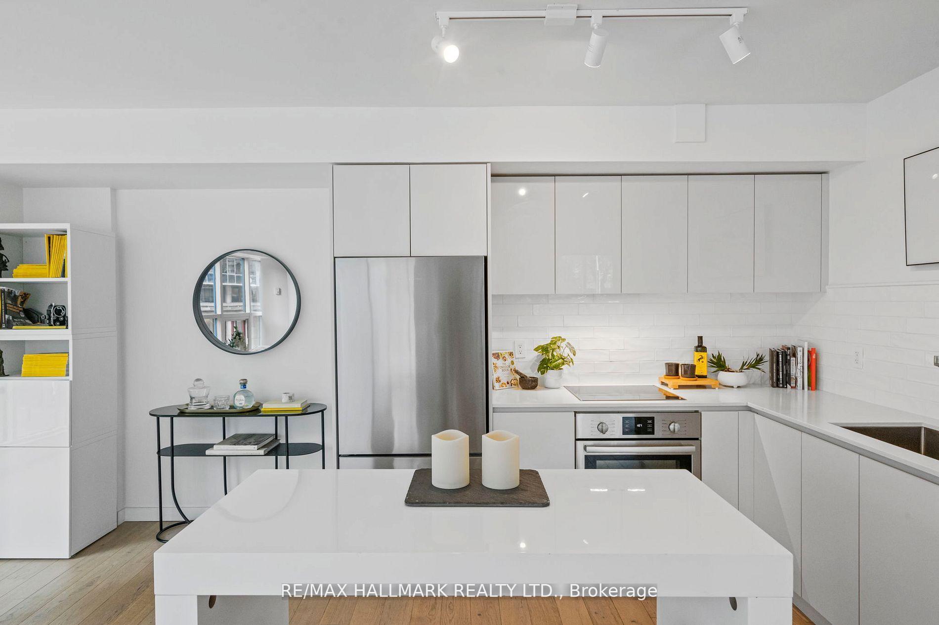77 Harbour Square 502