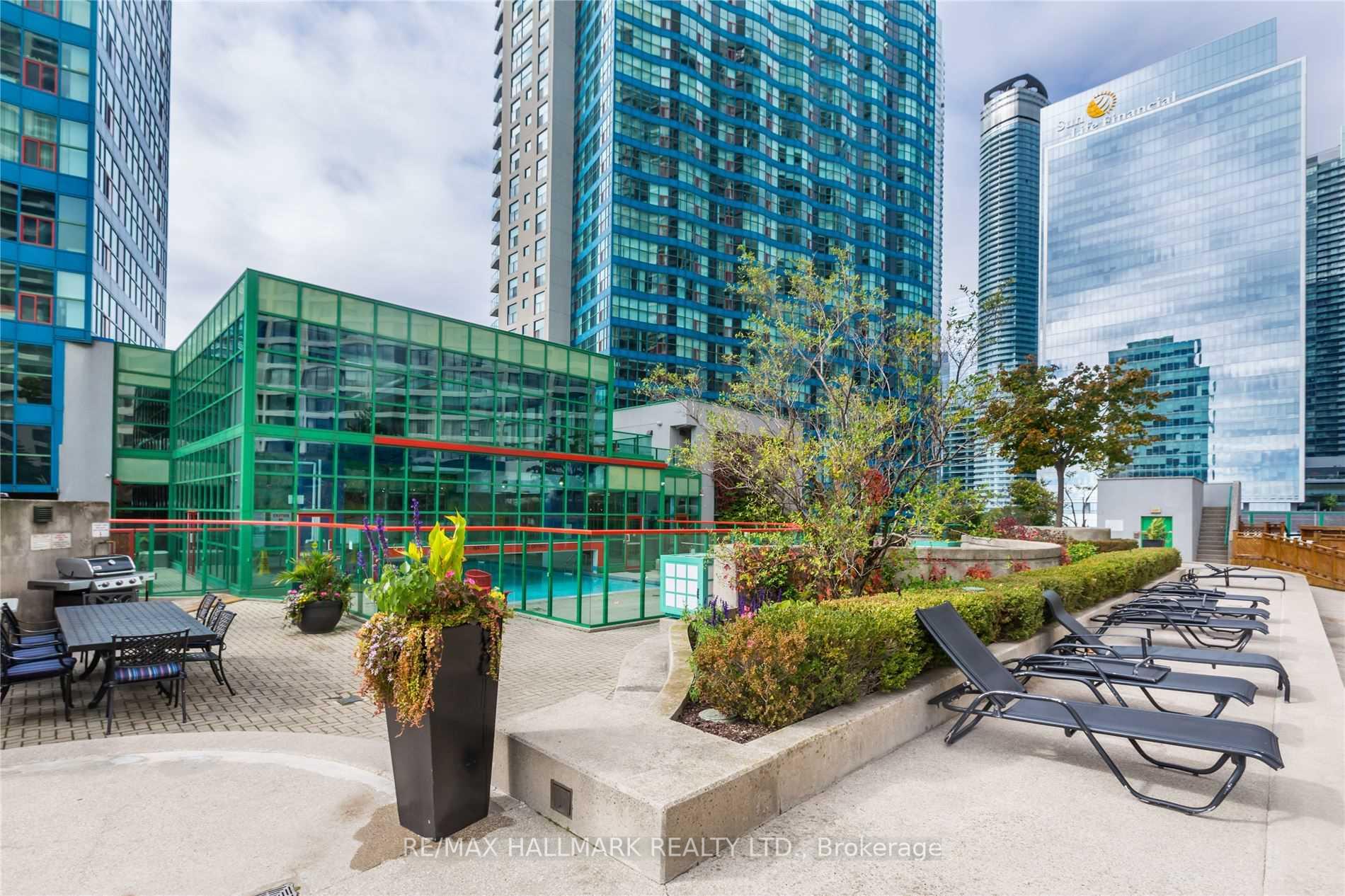 77 Harbour Square 502