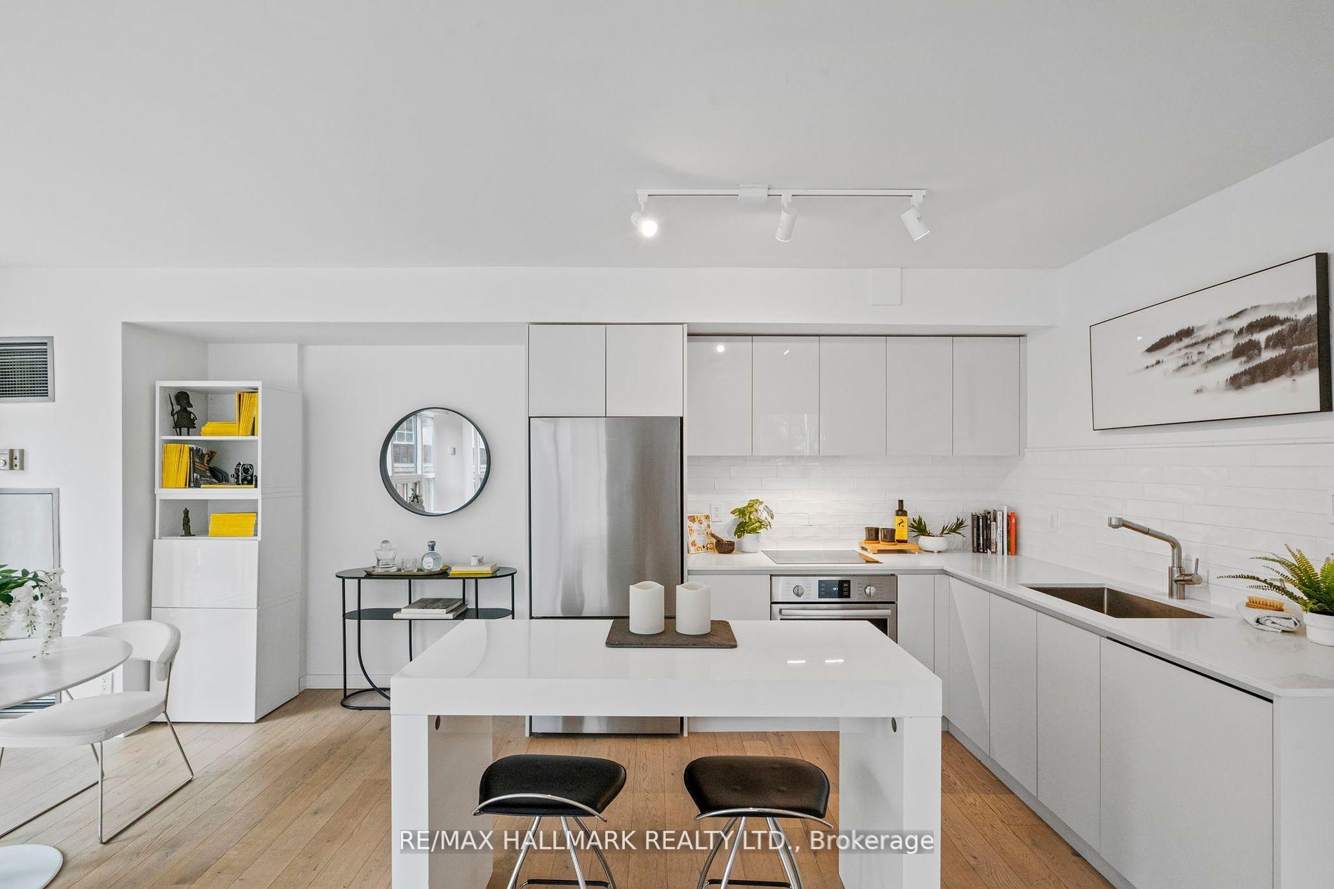 77 Harbour Square 502