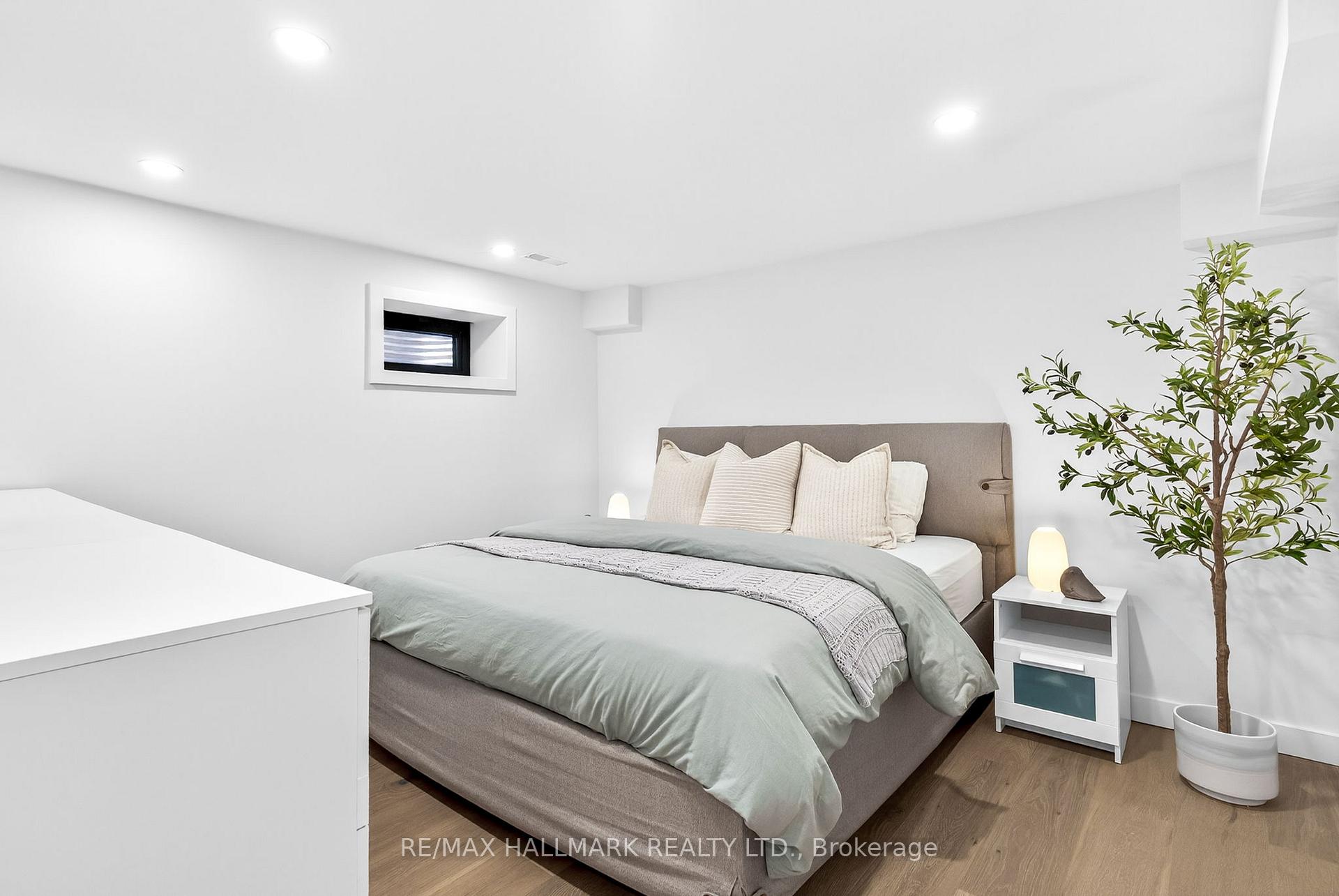 225 Catalina Drive, Toronto