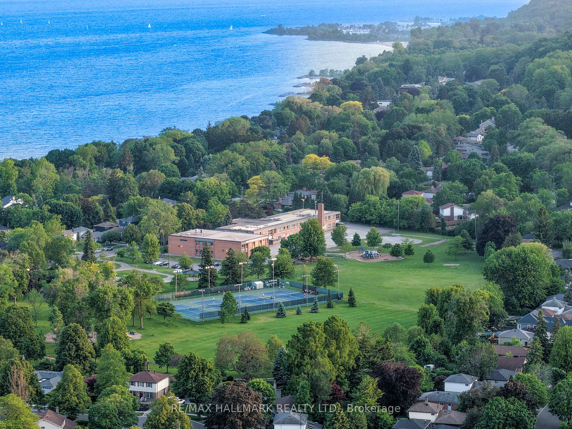 225 Catalina Drive, Toronto