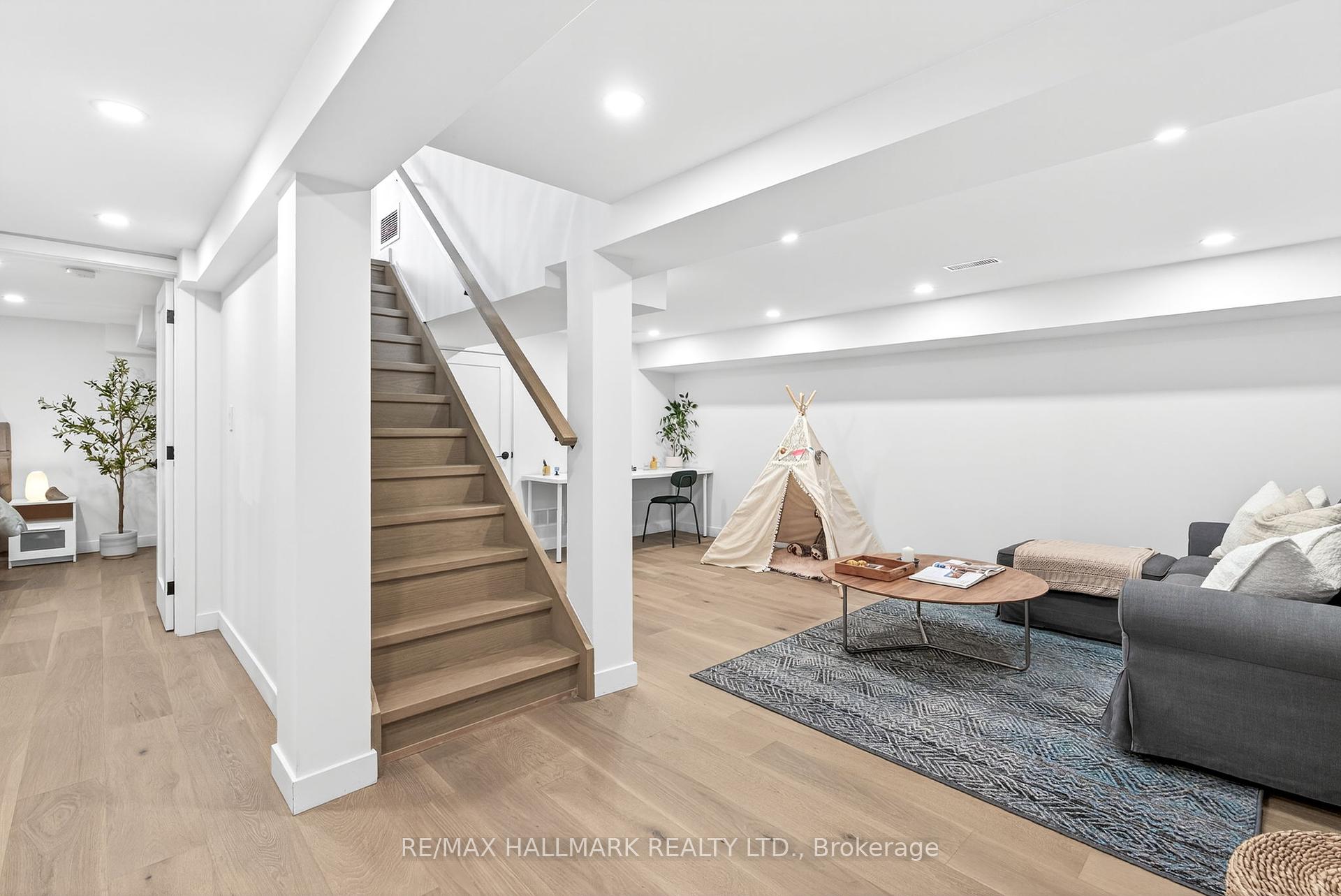225 Catalina Drive, Toronto