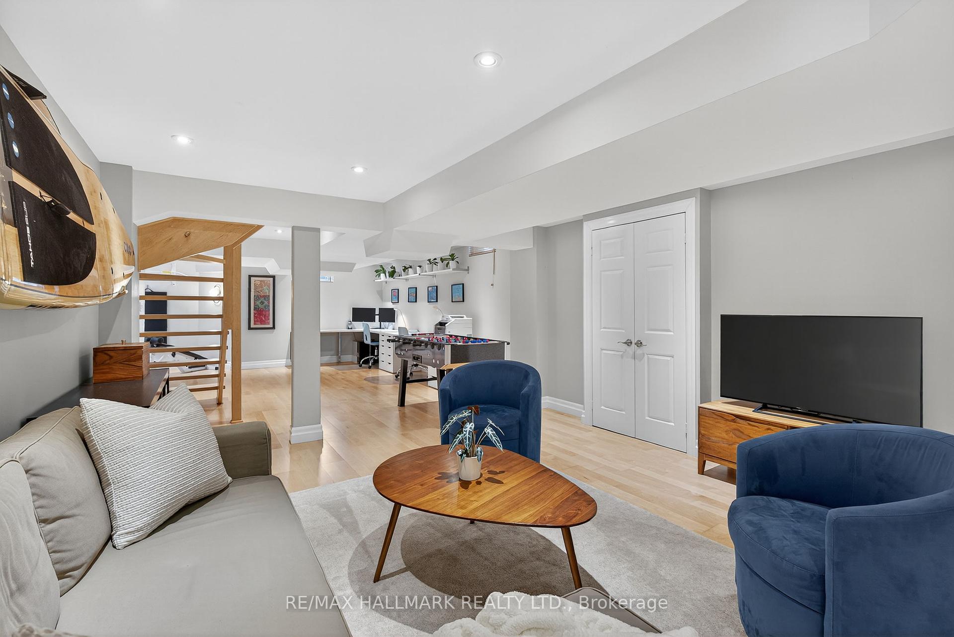12 Forest Manor Place