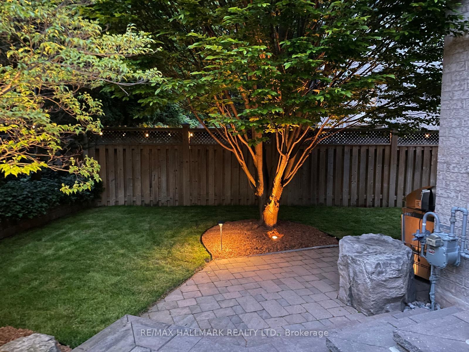 2092 PINEVALLEY Crescent
