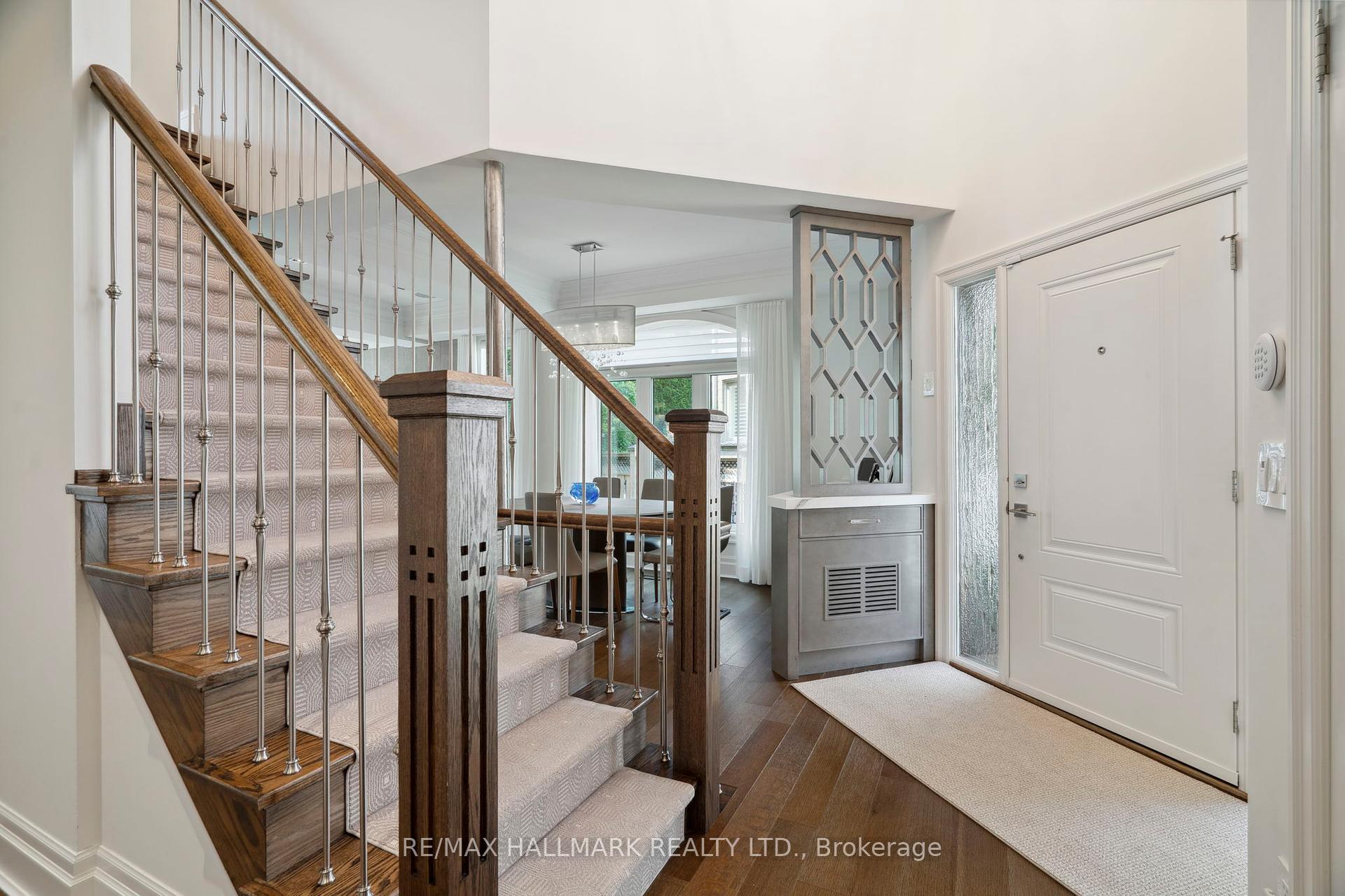 2092 PINEVALLEY Crescent