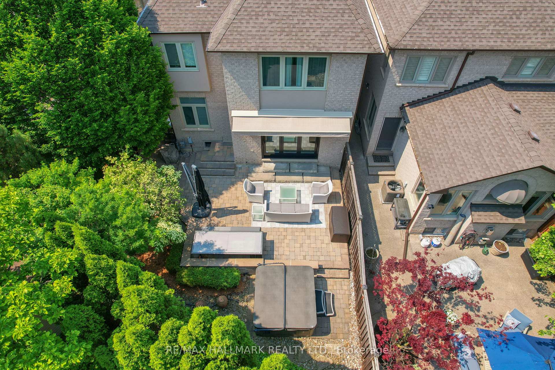 2092 PINEVALLEY Crescent