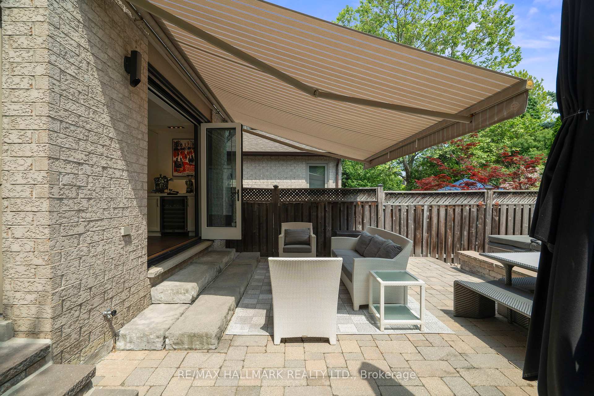 2092 PINEVALLEY Crescent