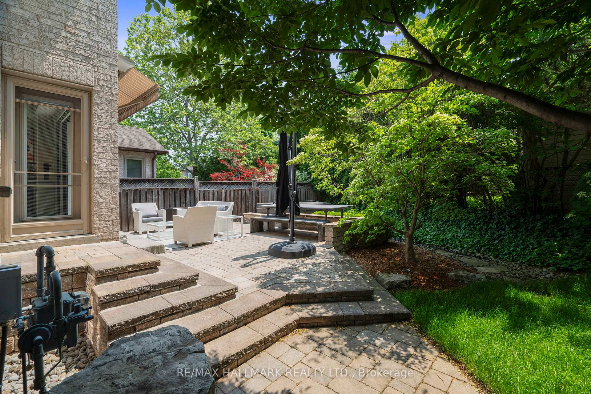 2092 PINEVALLEY Crescent