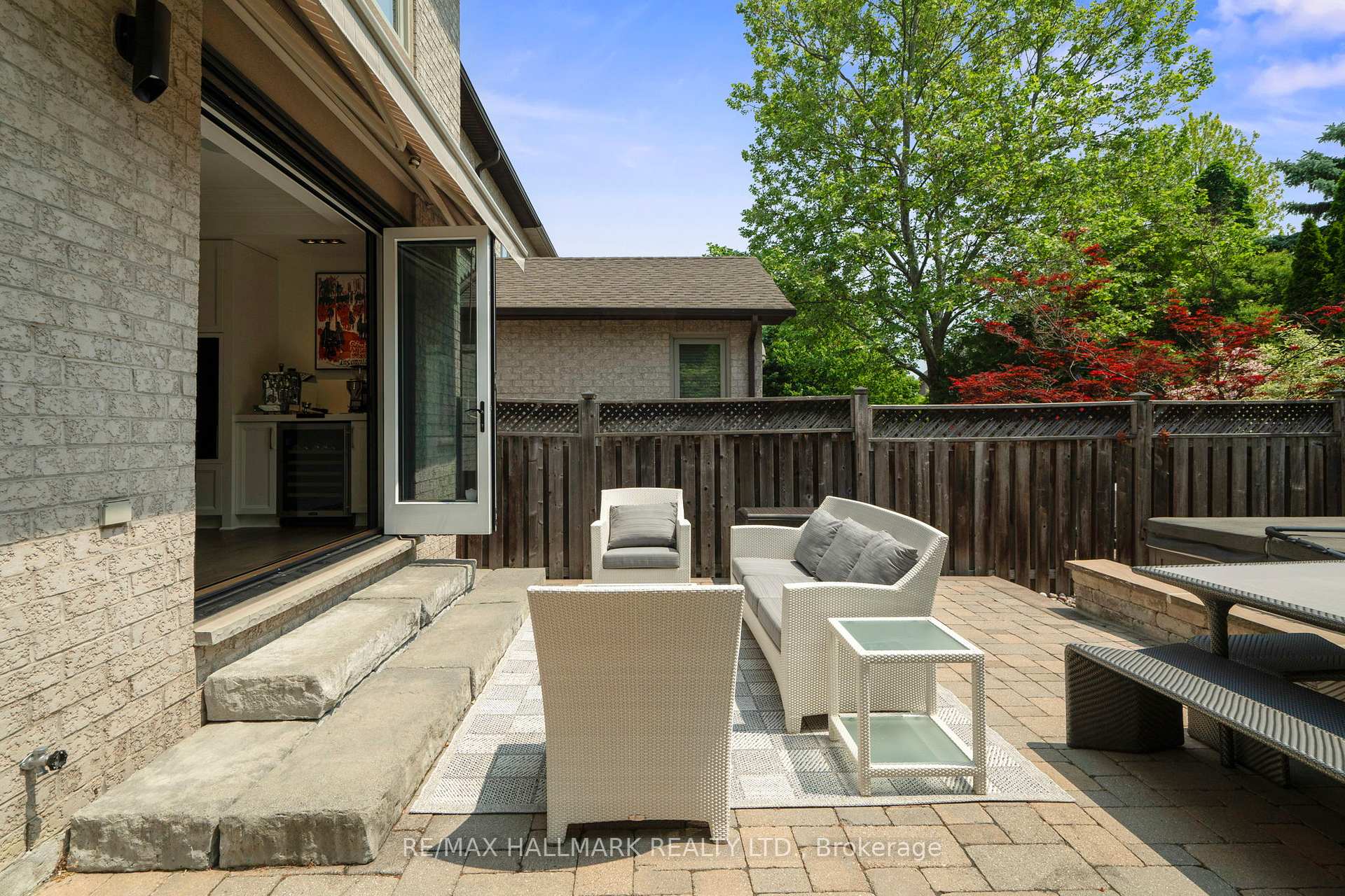 2092 PINEVALLEY Crescent