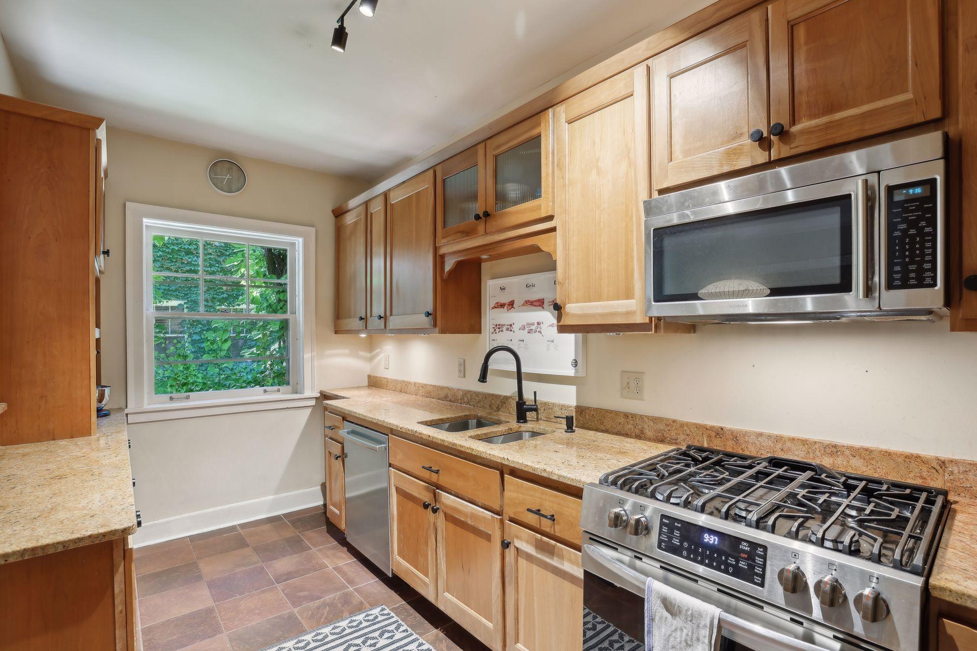 2517 Humboldt Avenue S Unit: 102