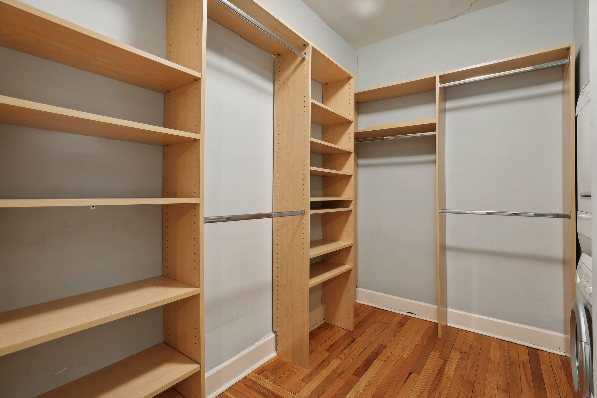 2517 Humboldt Avenue S Unit: 102