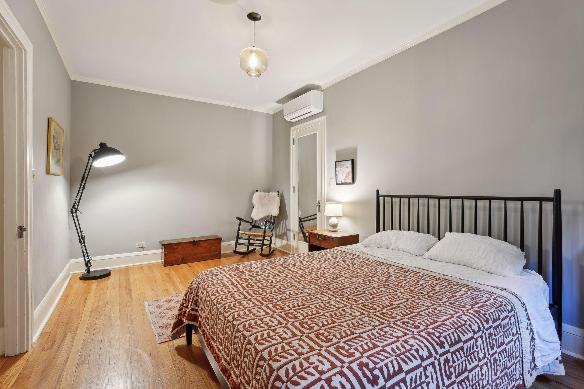 2517 Humboldt Avenue S Unit: 102