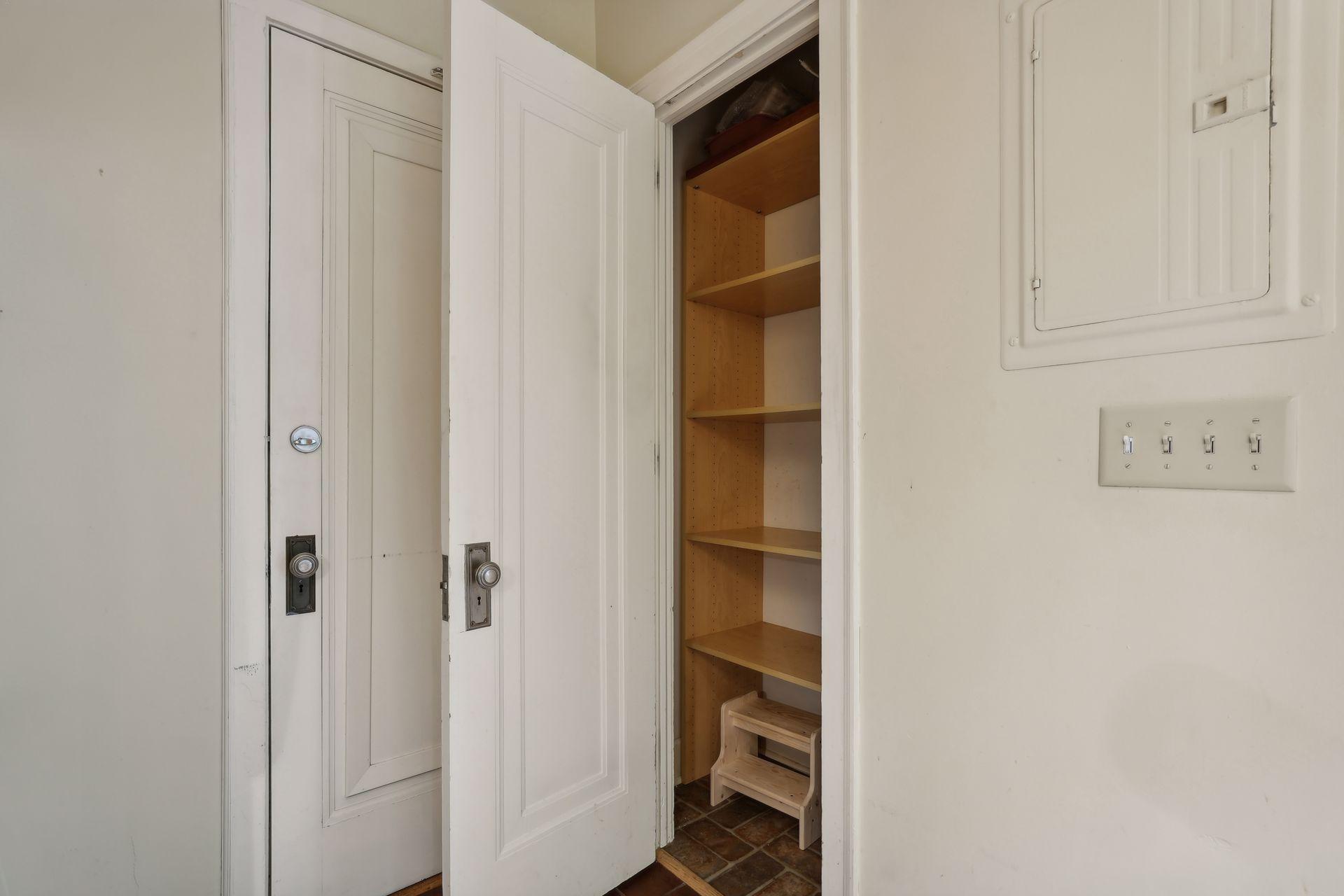 2517 Humboldt Avenue S Unit: 102