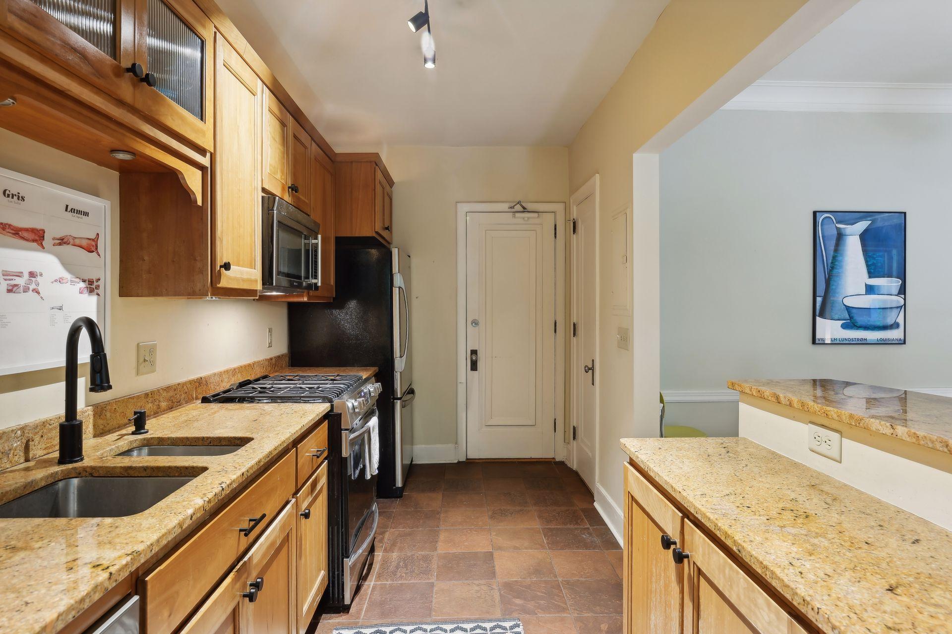 2517 Humboldt Avenue S Unit: 102
