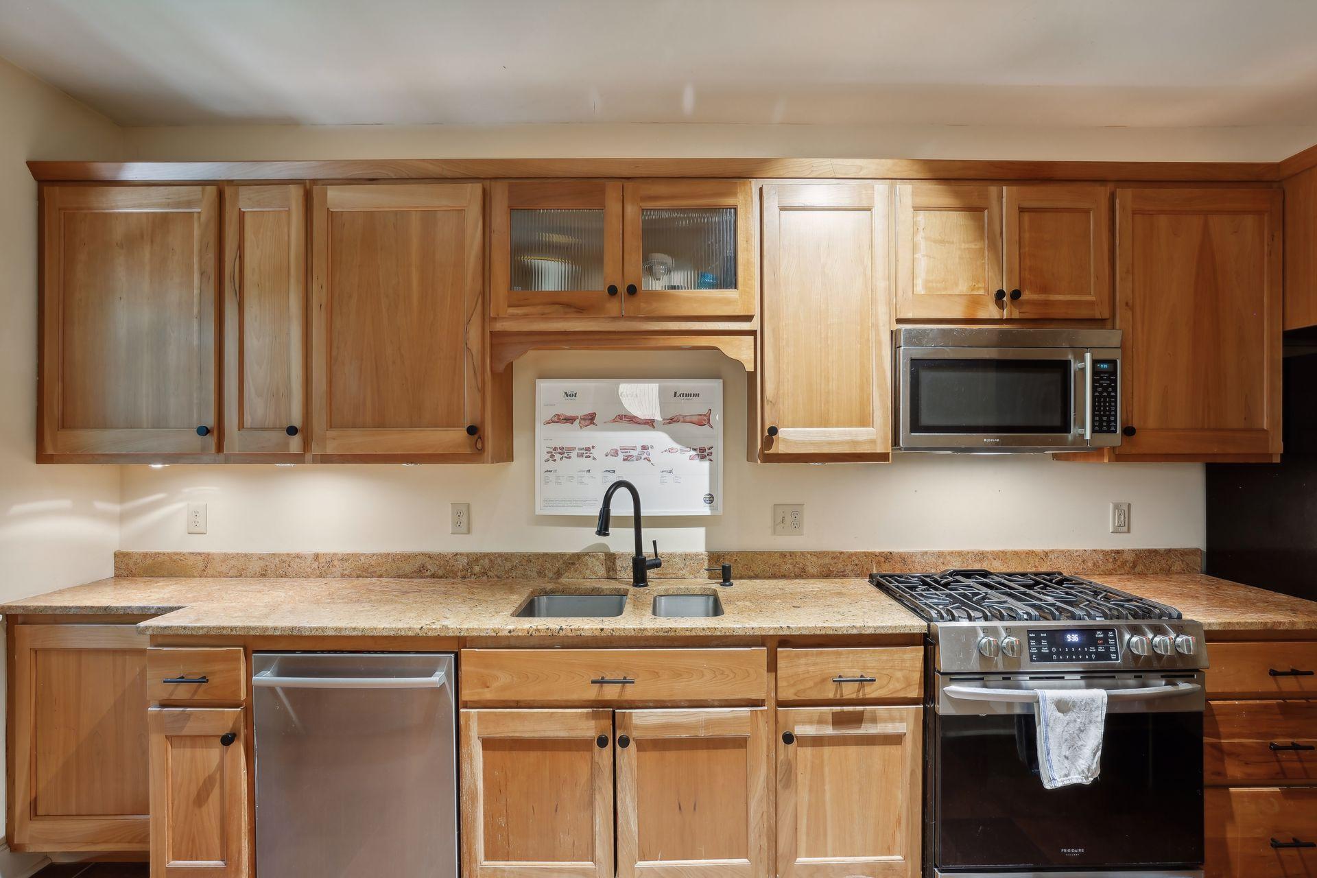 2517 Humboldt Avenue S Unit: 102
