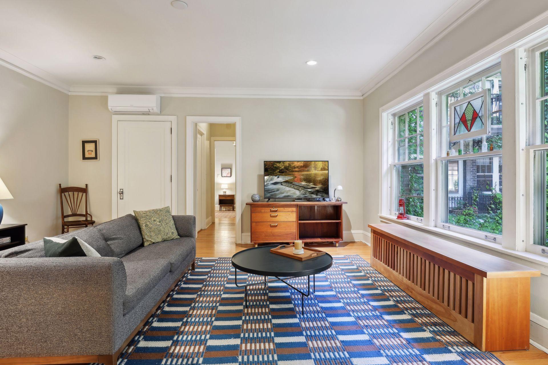 2517 Humboldt Avenue S Unit: 102