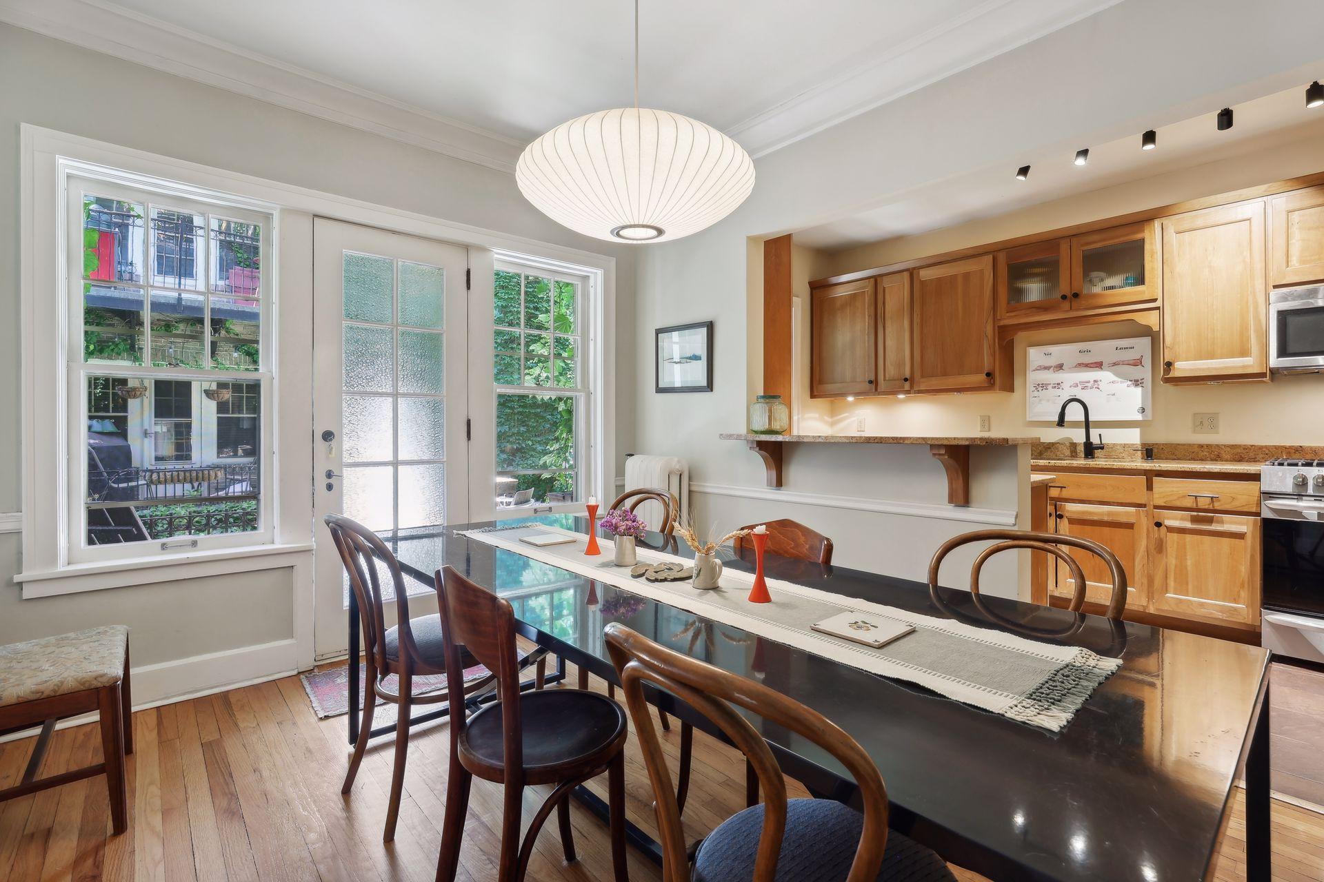 2517 Humboldt Avenue S Unit: 102