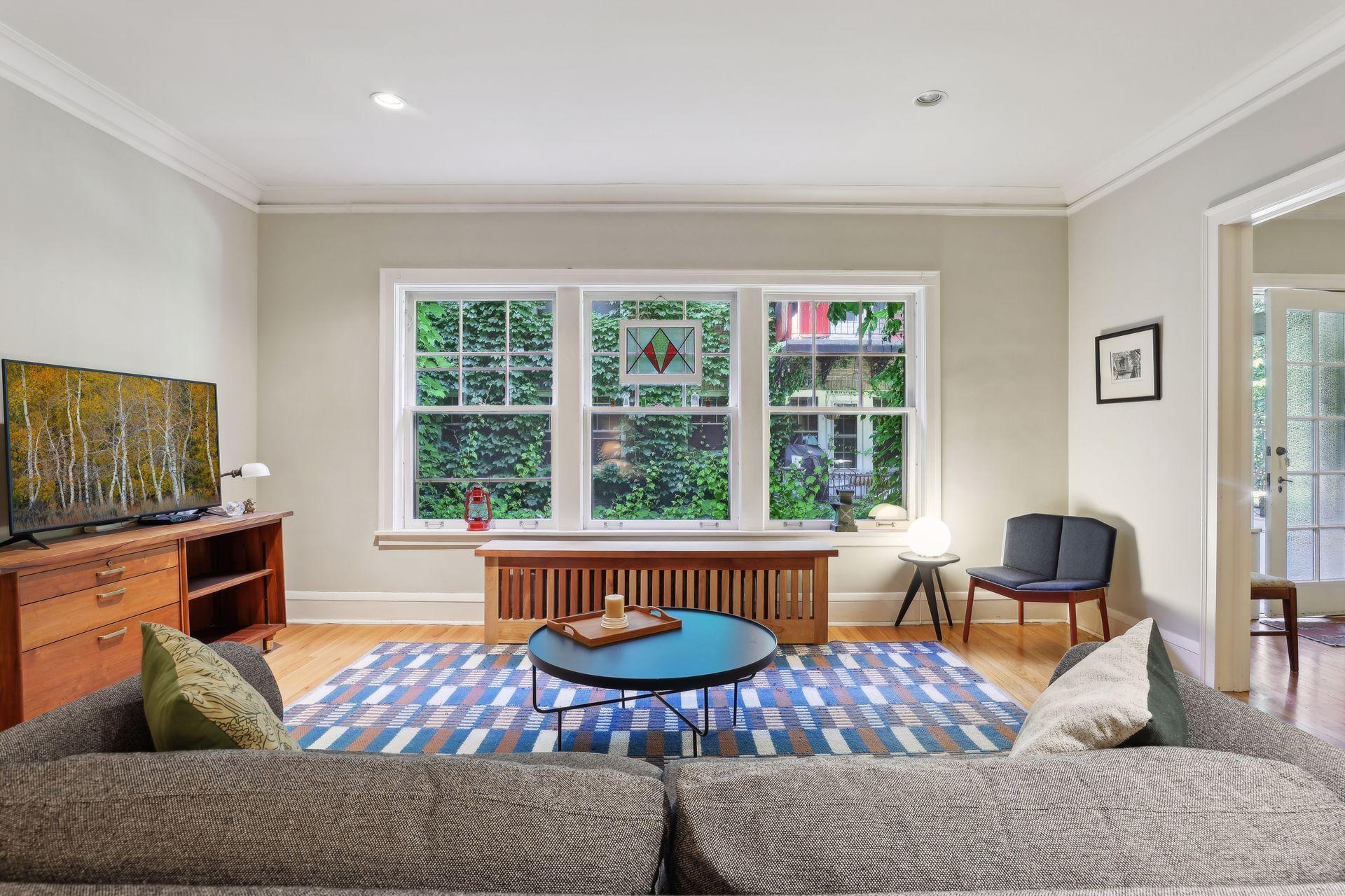 2517 Humboldt Avenue S Unit: 102