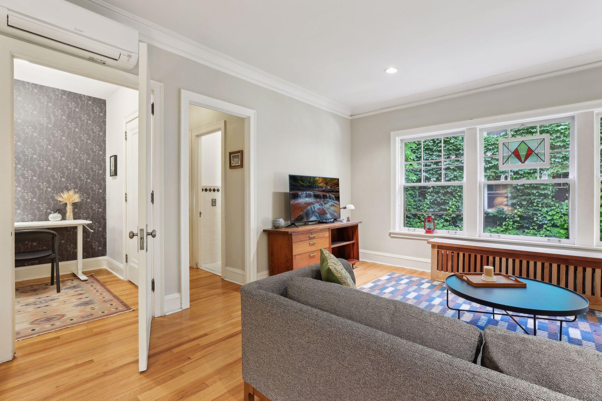 2517 Humboldt Avenue S Unit: 102