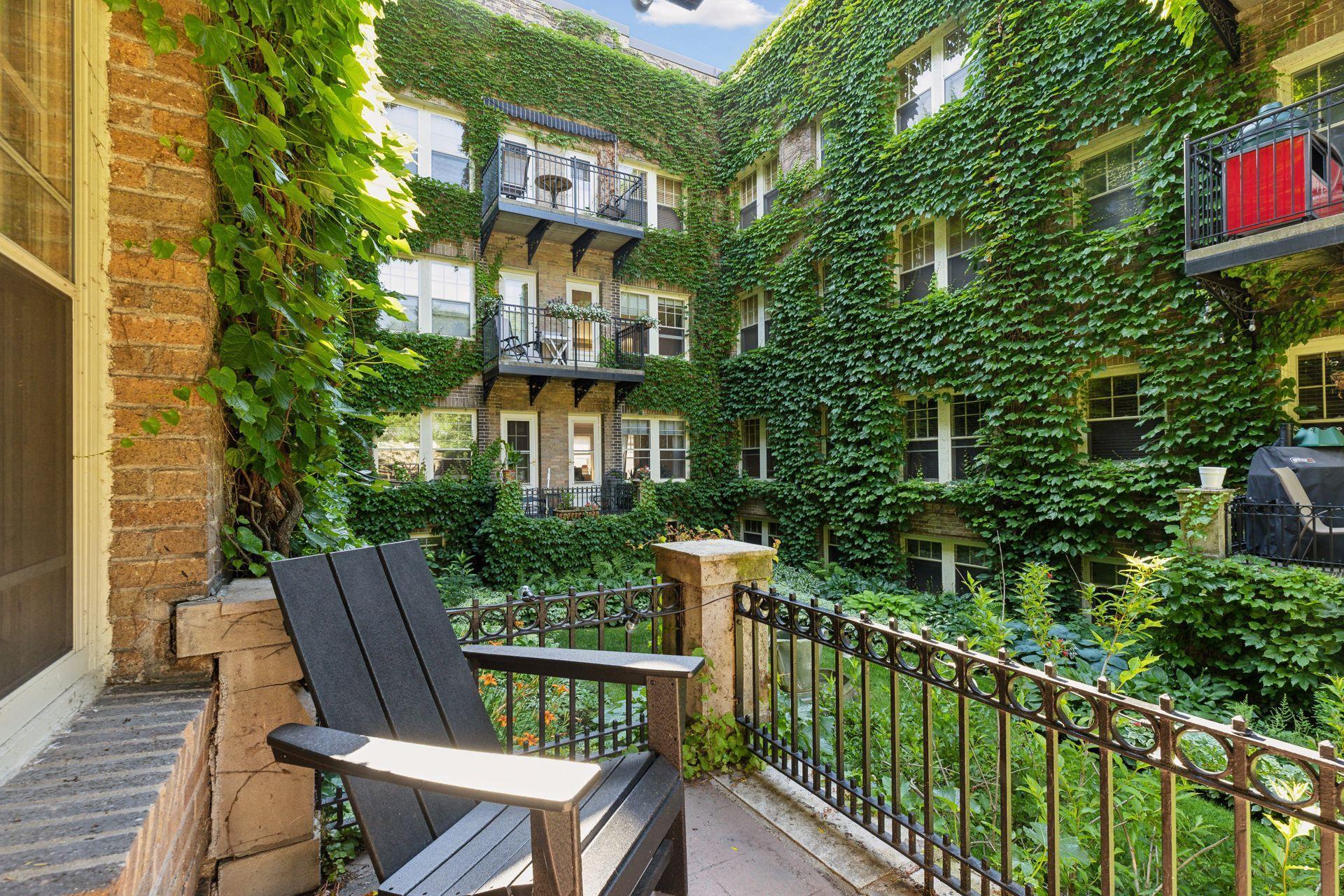 2517 Humboldt Avenue S Unit: 102