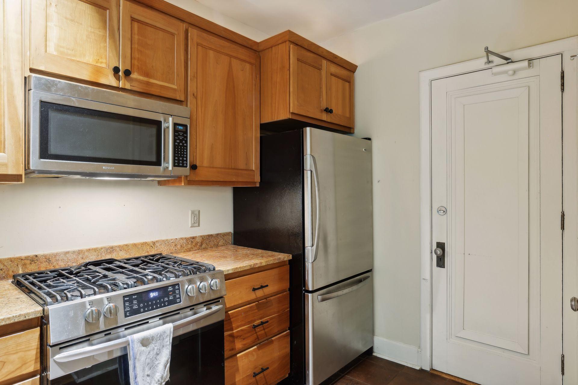 2517 Humboldt Avenue S Unit: 102