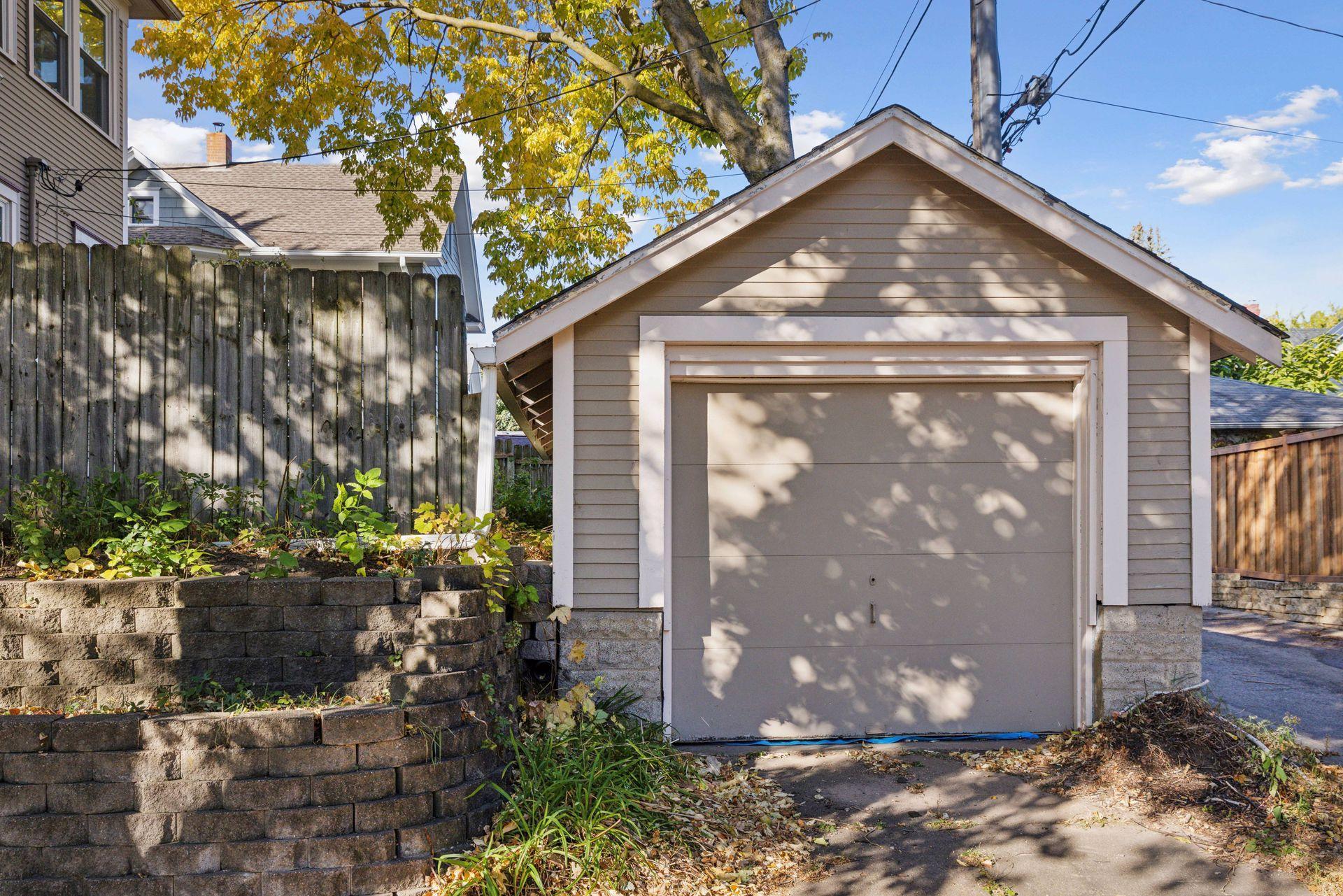 923 Linwood Avenue
