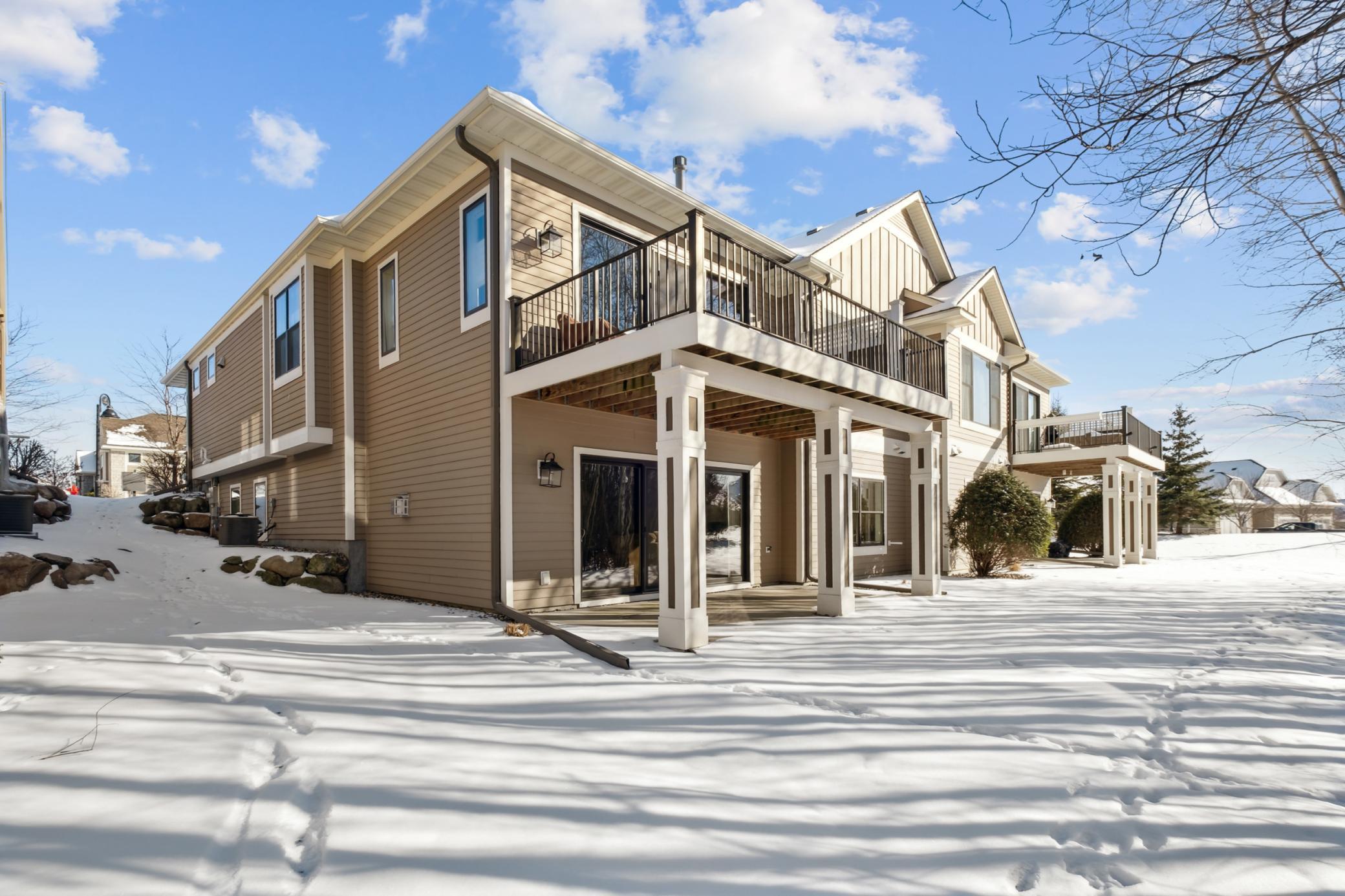 8690 Riley Curve