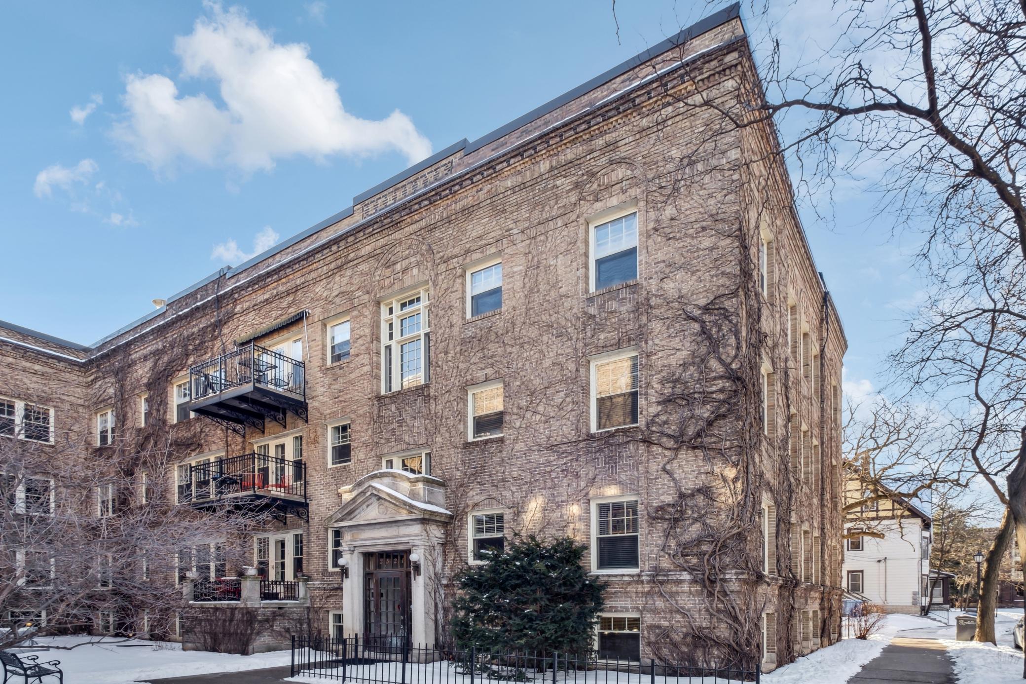 2521 Humboldt Avenue S Unit: 212