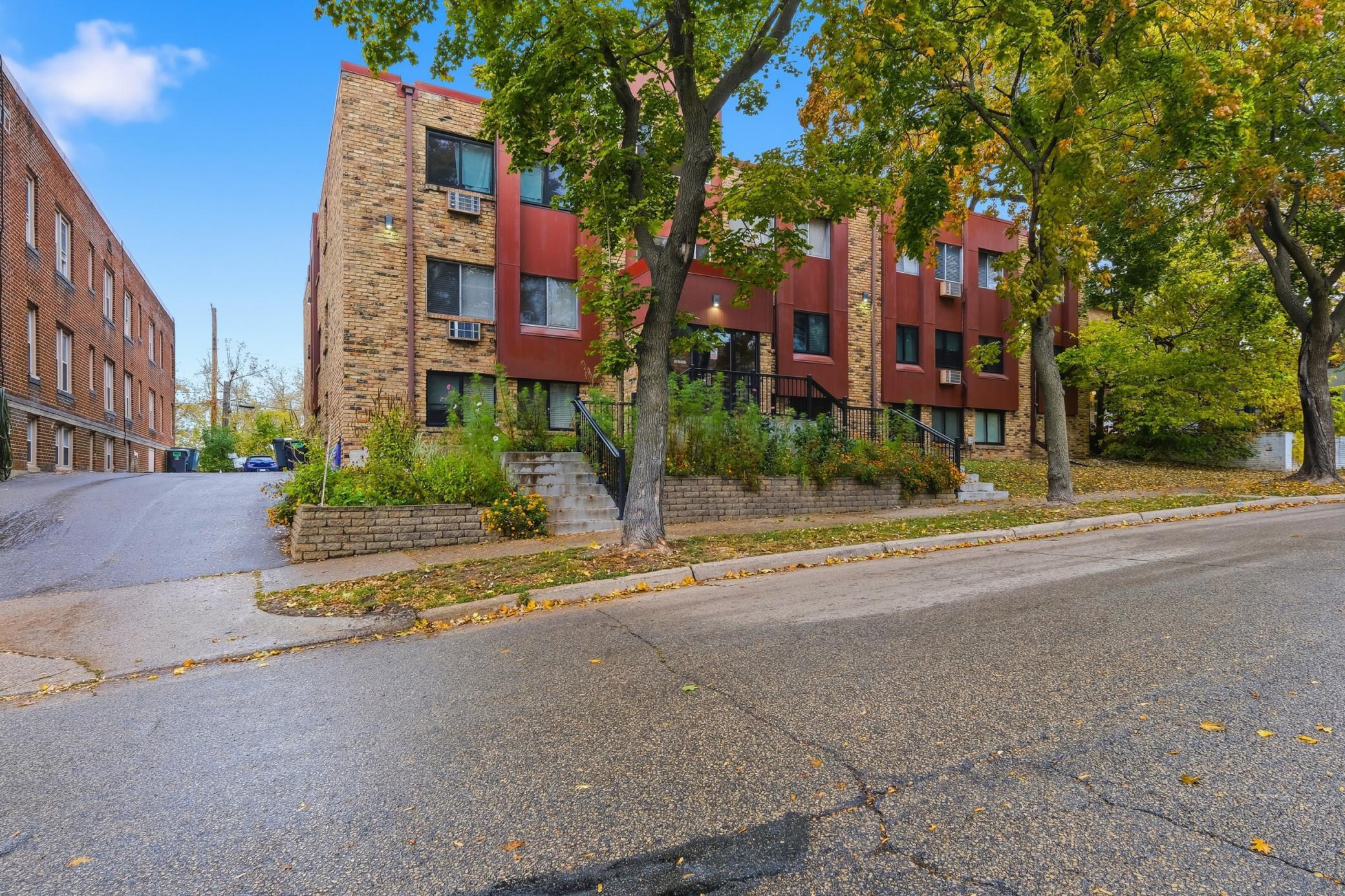 520 Ridgewood Avenue Unit: 107