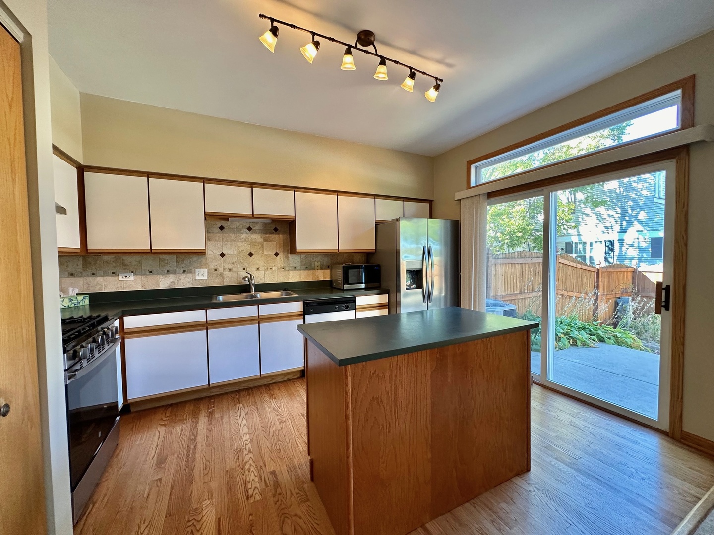 2803 ALAMEDA Court