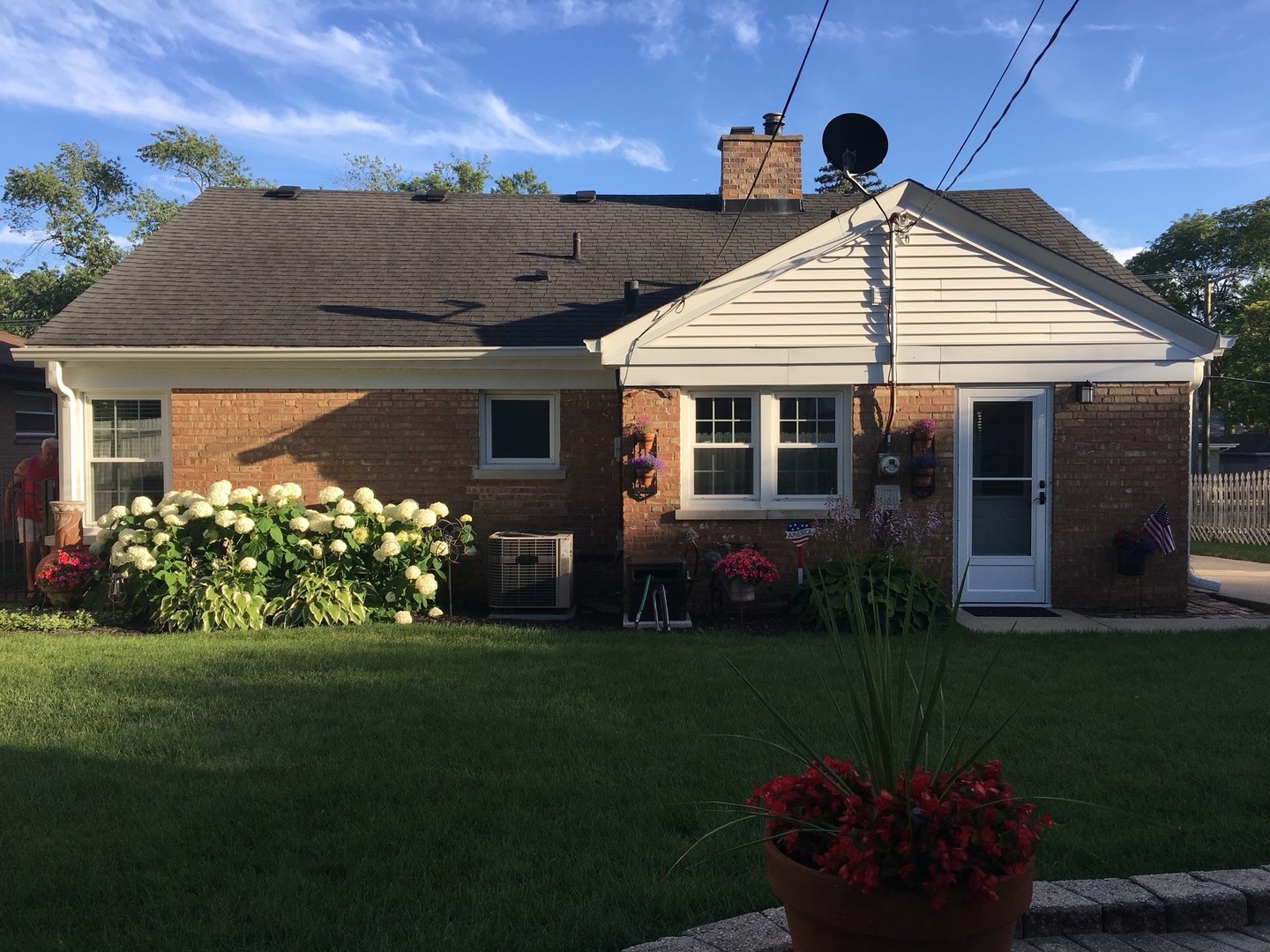 1221 E Illinois Street