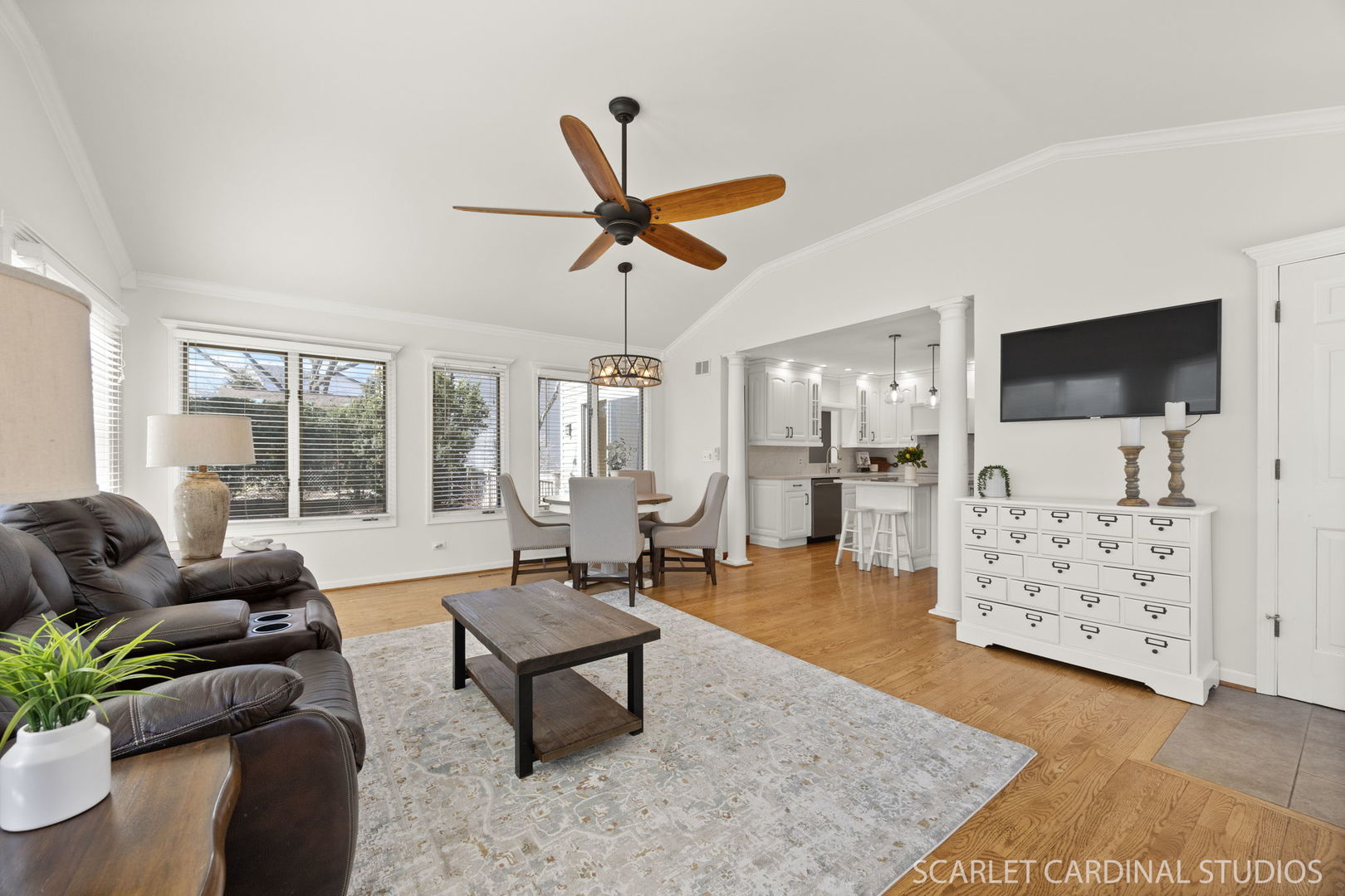 26W275 TOMAHAWK Drive