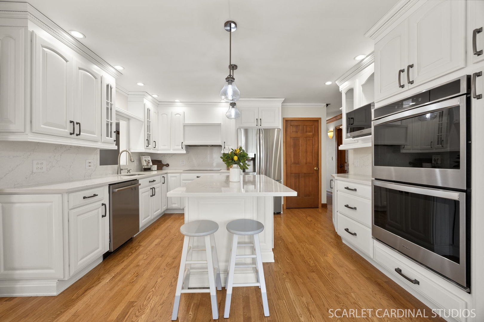 26W275 TOMAHAWK Drive