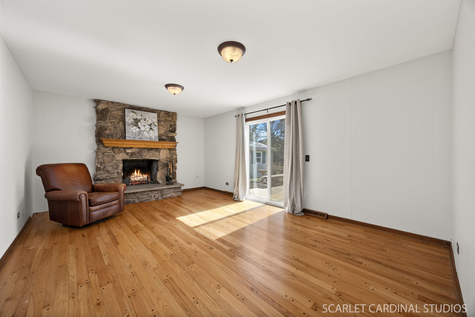 26W275 TOMAHAWK Drive