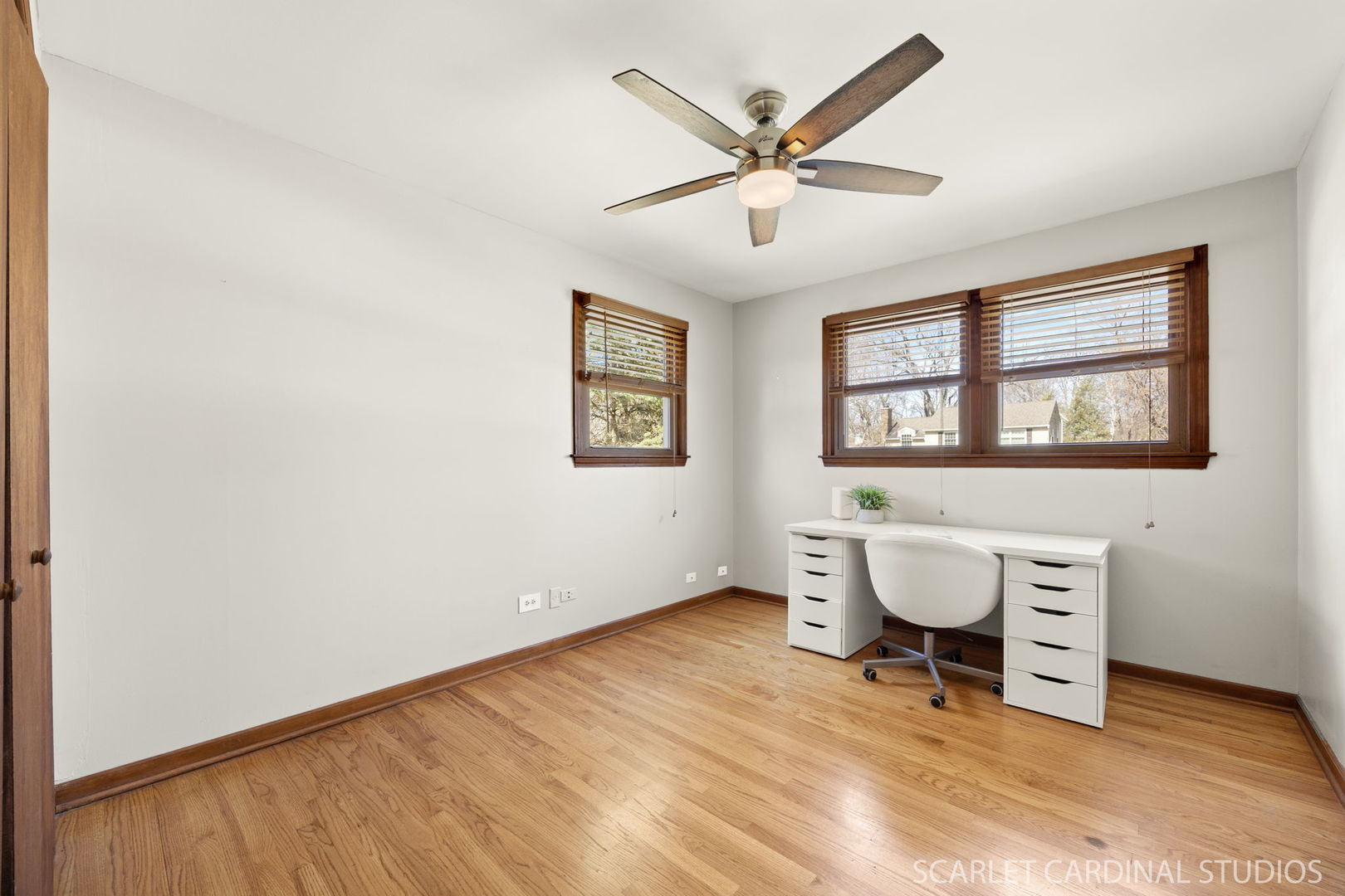 26W275 TOMAHAWK Drive