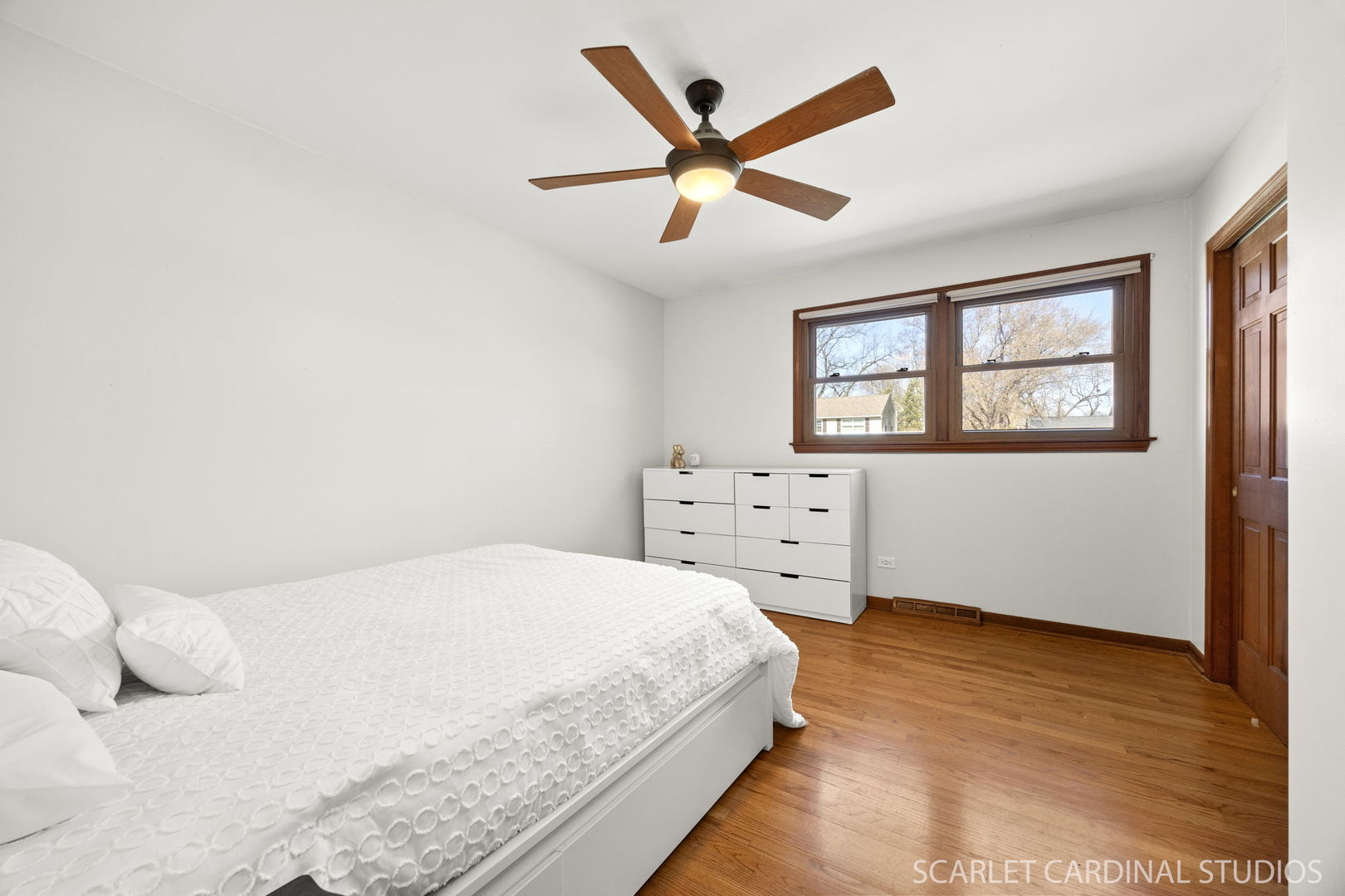 26W275 TOMAHAWK Drive