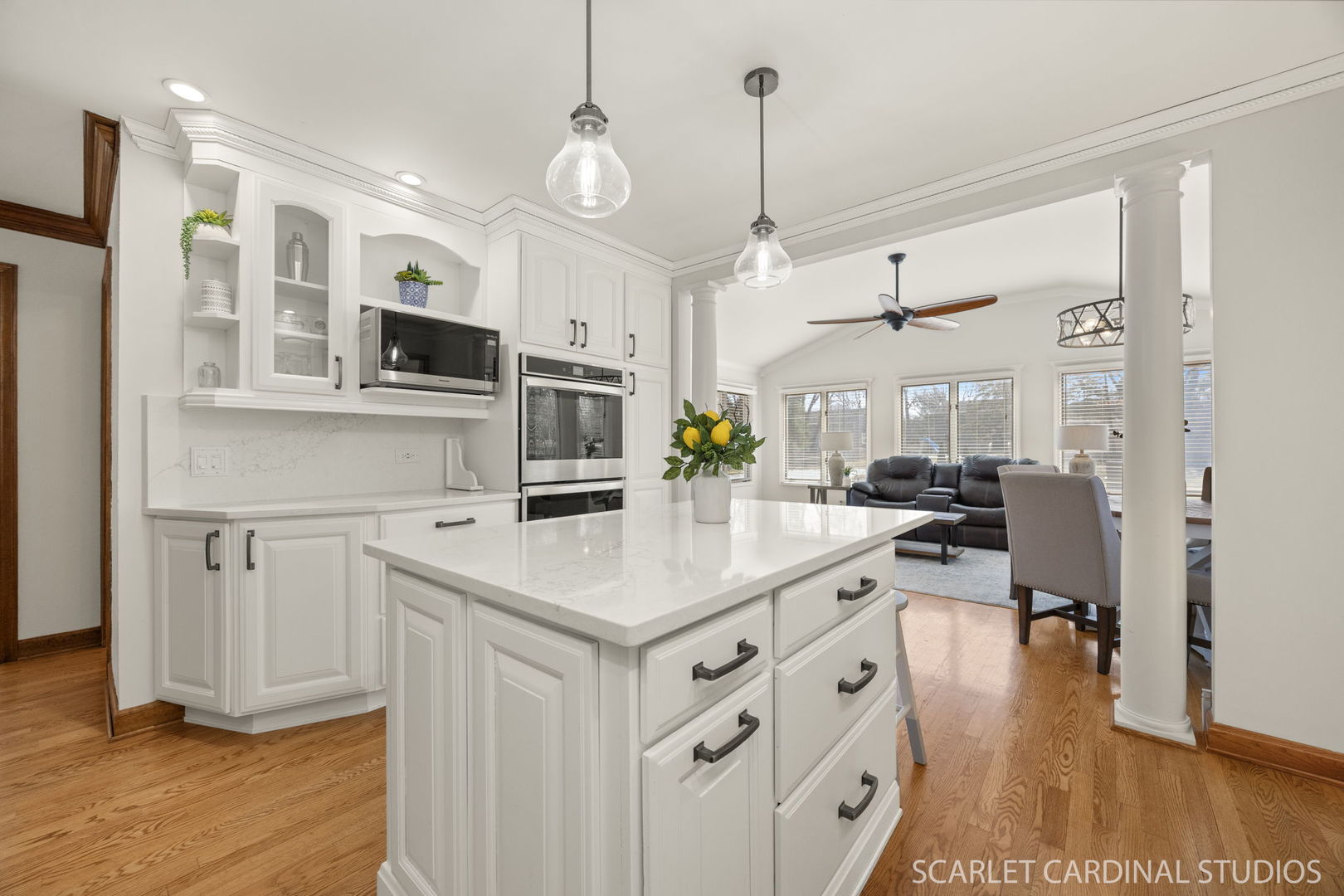 26W275 TOMAHAWK Drive