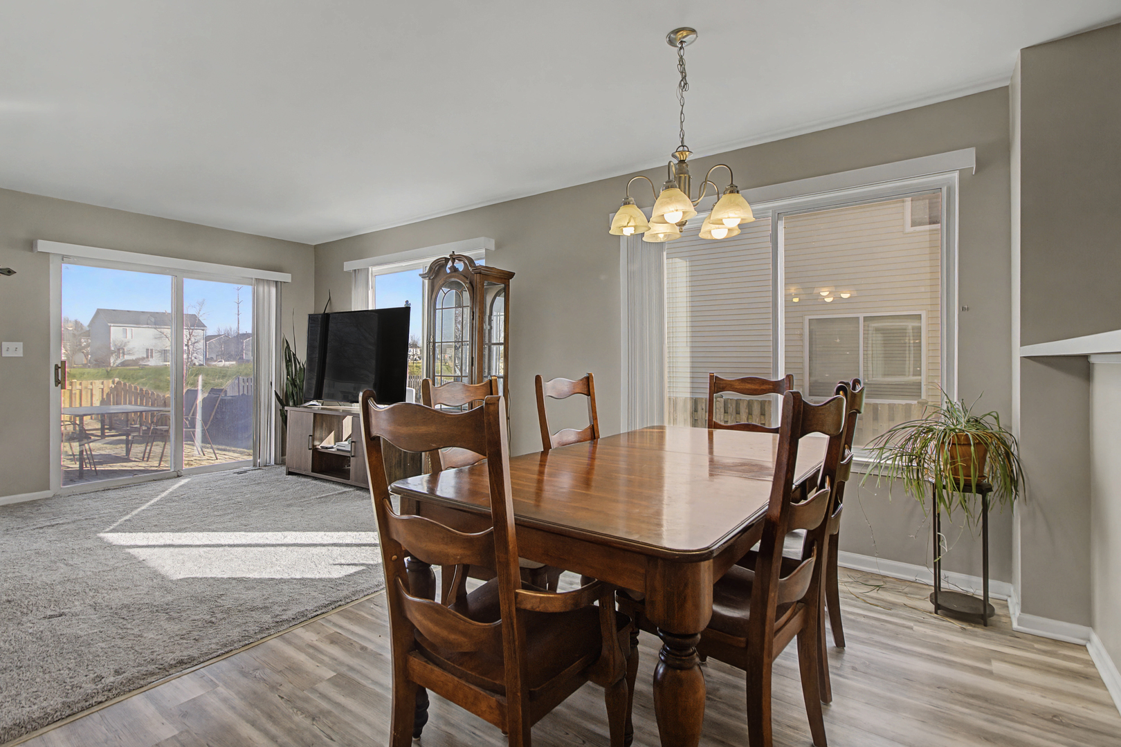 2914 Meadowview Lane